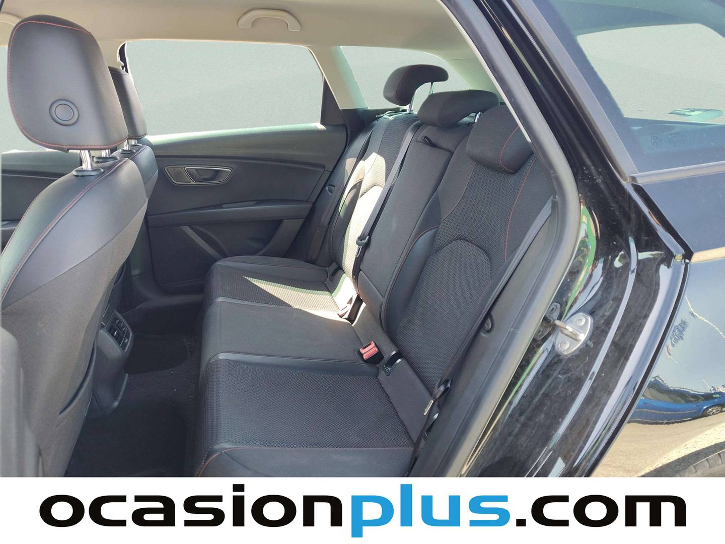 Foto asientos traseros Seat León Seat León ST 2.0 TDI S&S FR (184 CV)