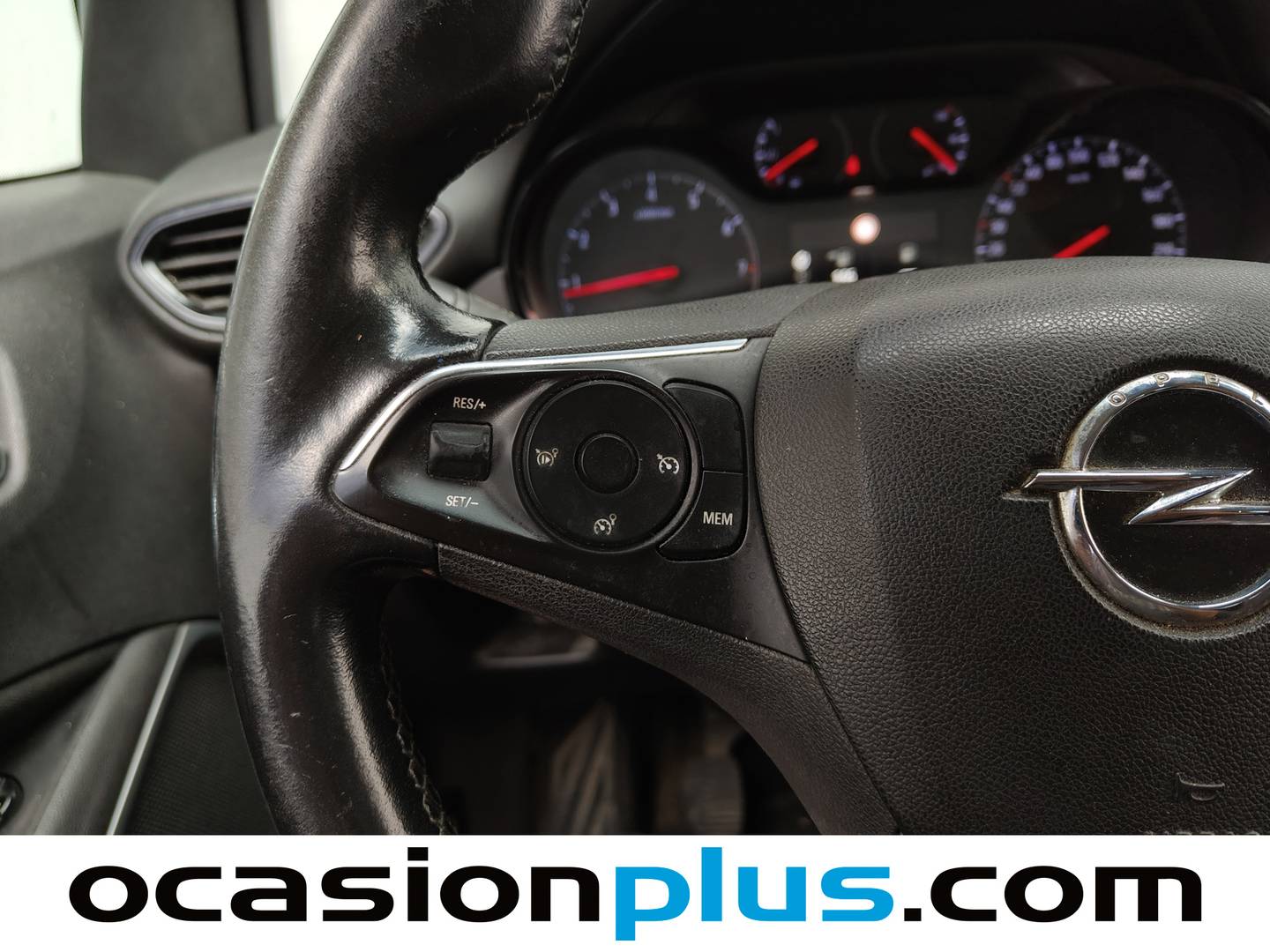 Foto Opel Crossland X Opel Crossland X 1.2 MPFI Selective (81 CV)