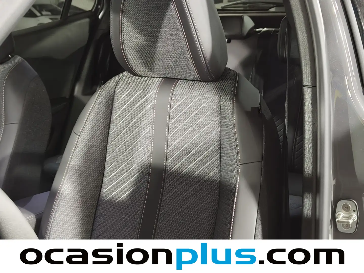 Foto Peugeot 2008 Peugeot 2008 PureTech 100 S&S Allure (100 CV)