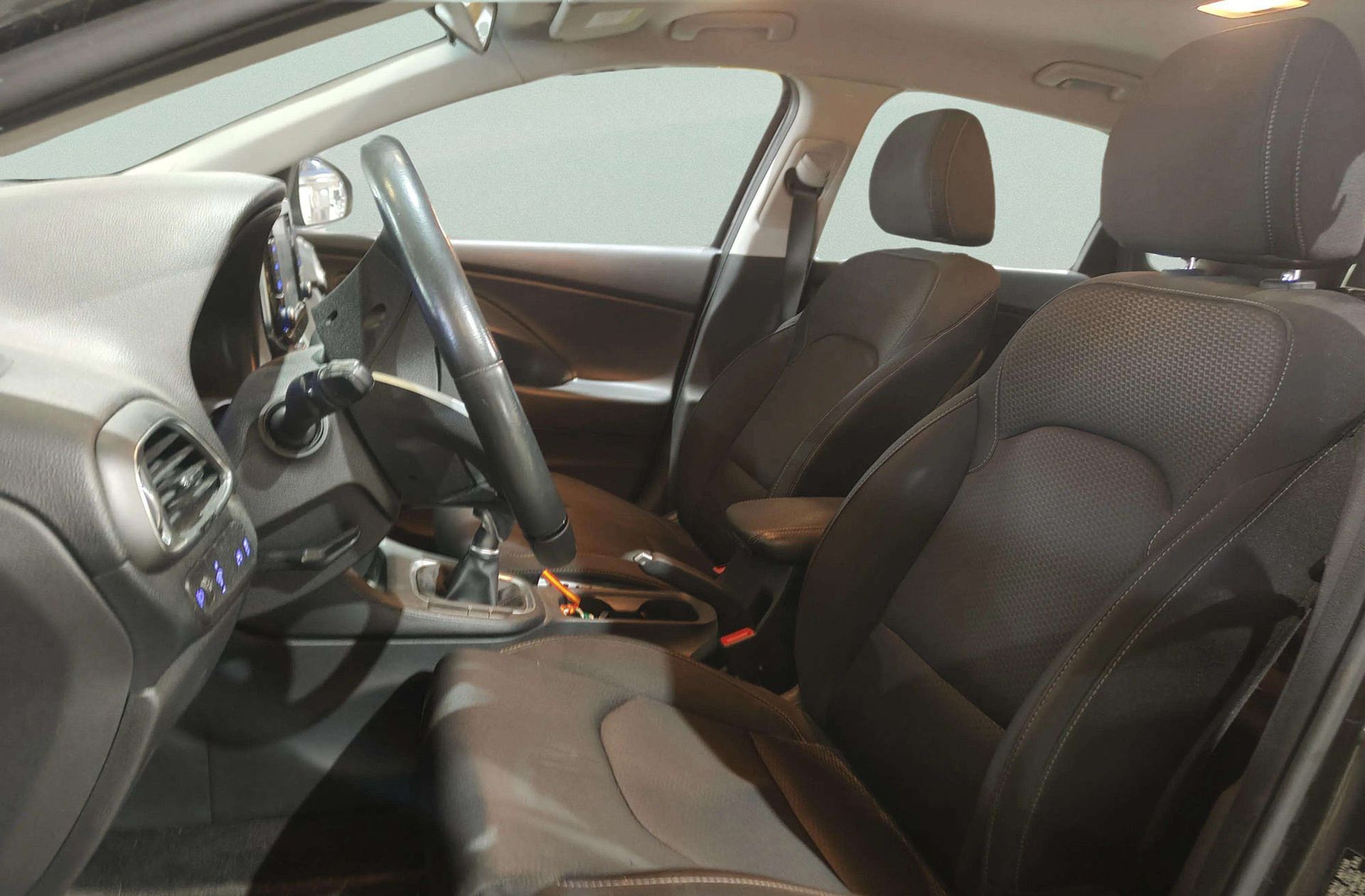 Hyundai i30 1.6 CRDi Tecno - foto 11