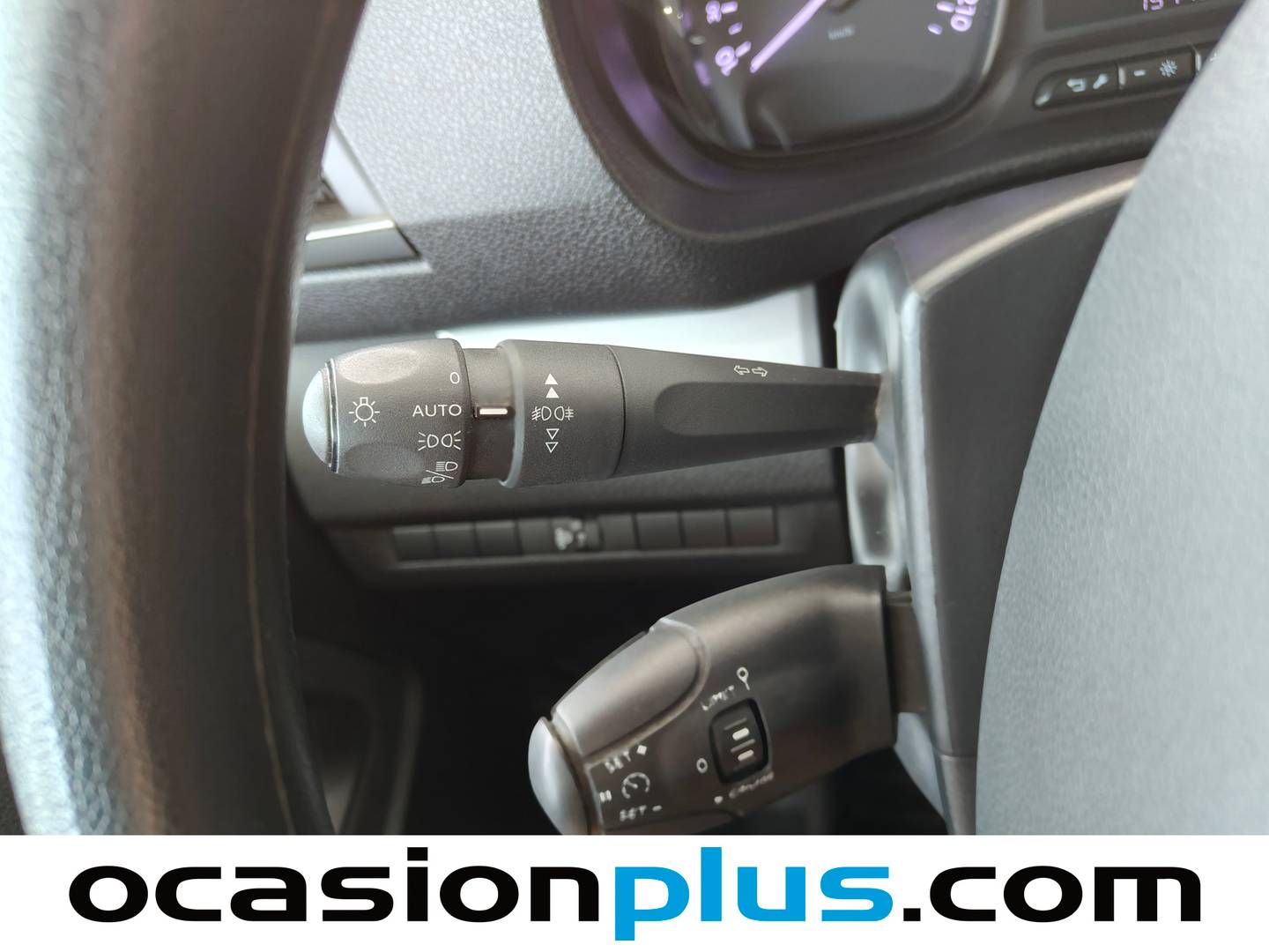 Extras y acabados del Toyota Proace Verso Toyota Proace Verso 1.5D VX Shuttle L1 (120 CV) 9 Plazas