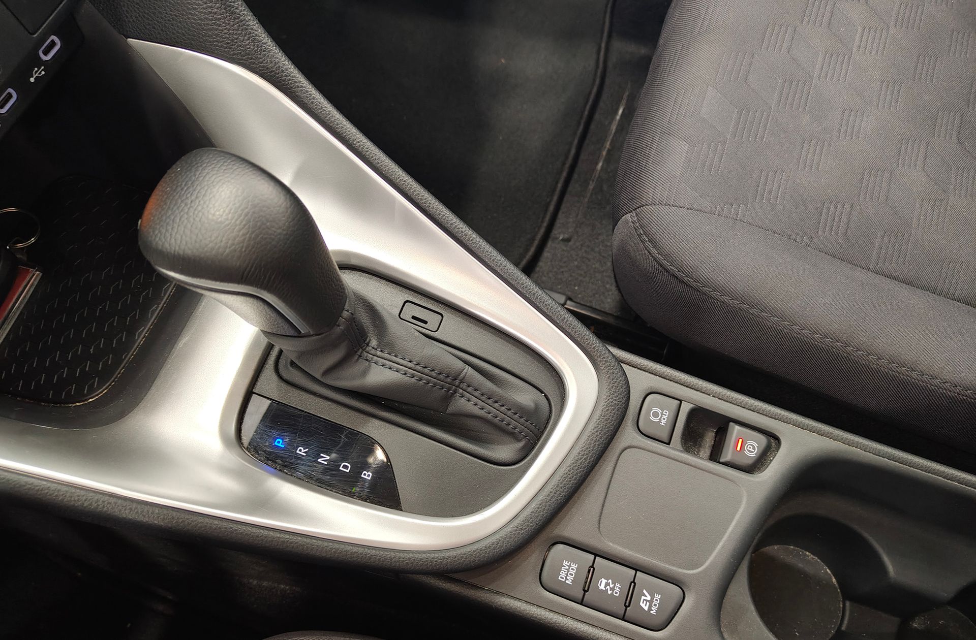 Toyota Yaris 120H Active Plus - foto 5