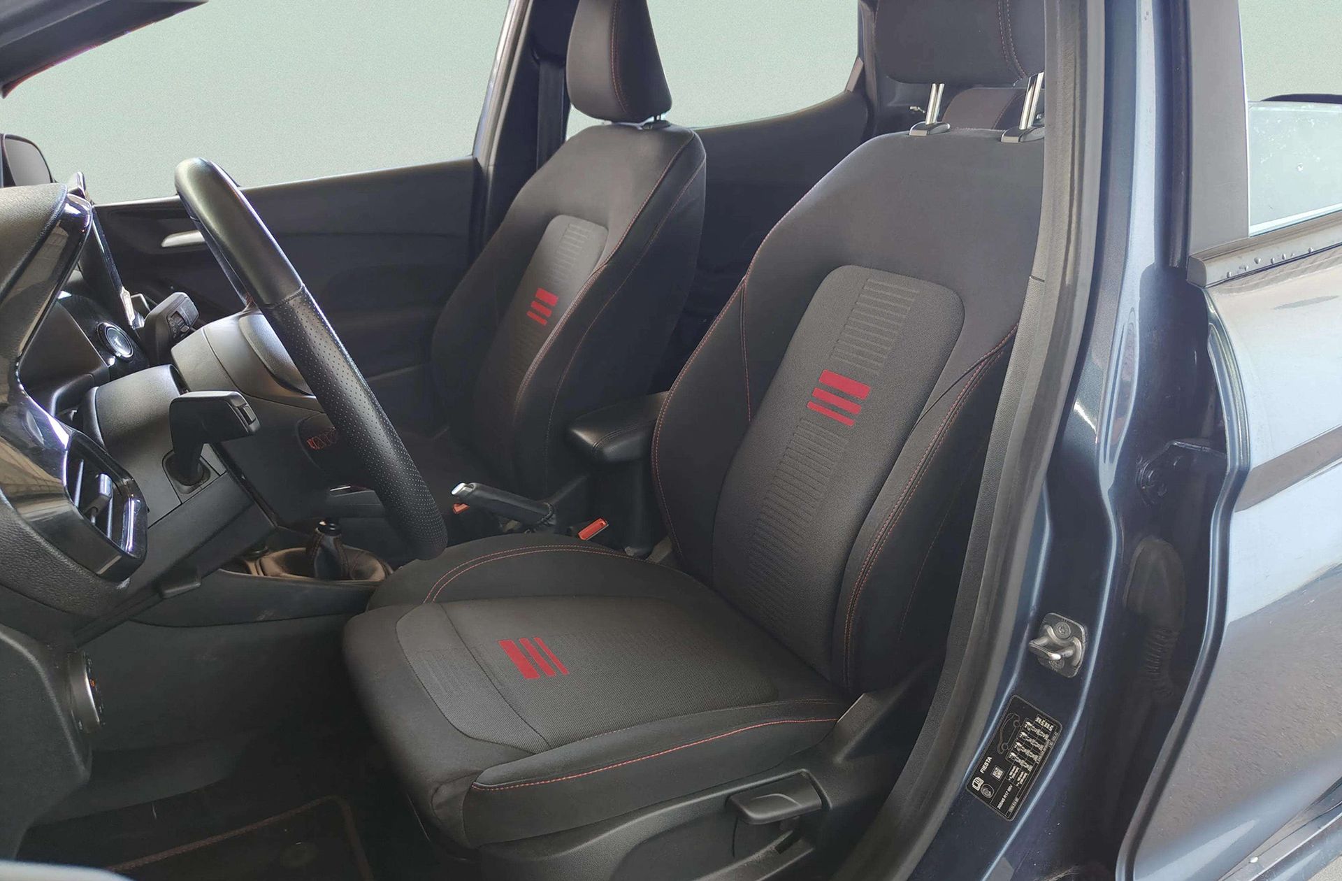 Ford Fiesta 1.0 EcoBoost MHEV ST-Line - foto 11