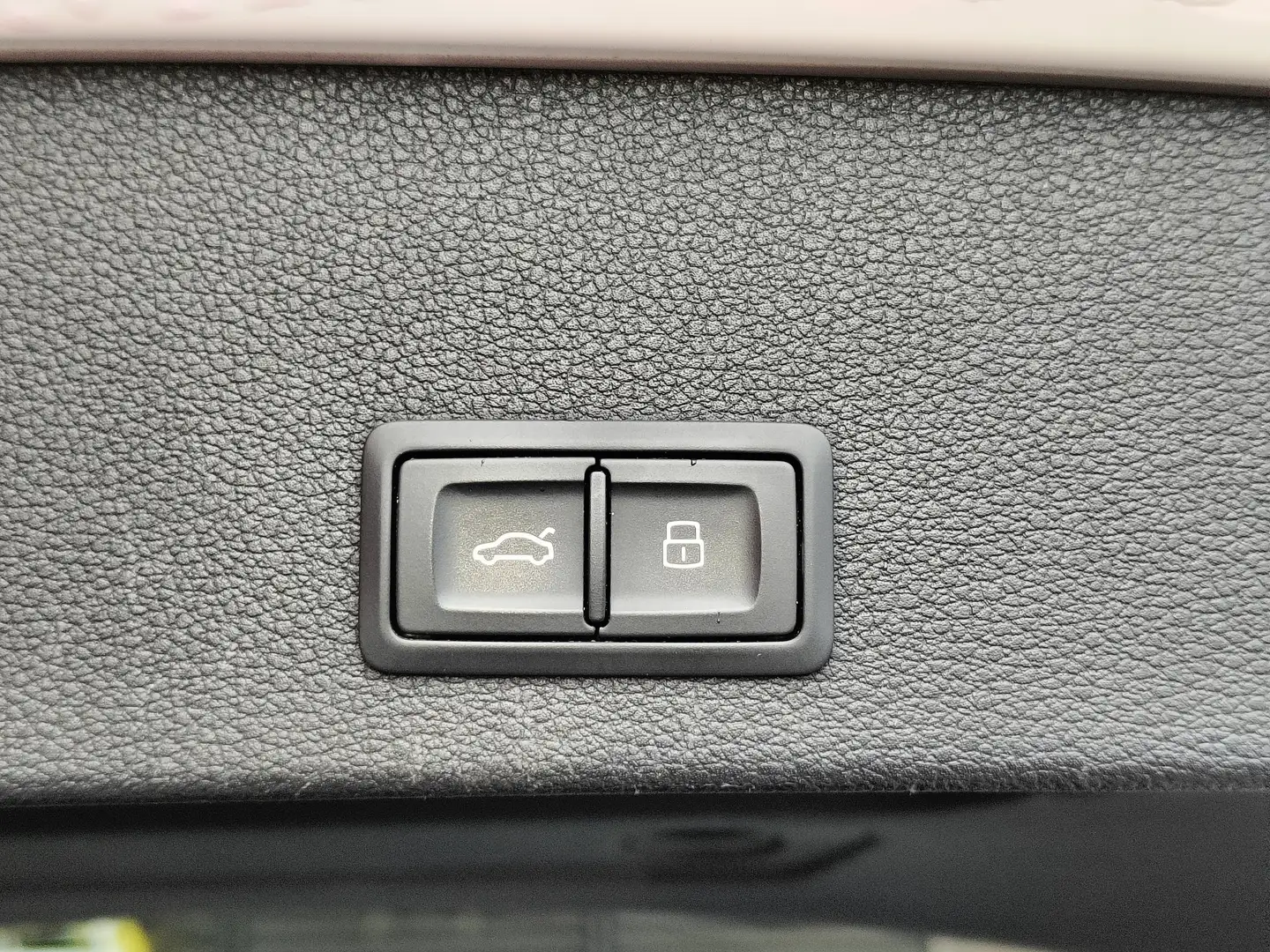 Foto Audi Q2 Audi Q2 Black line 35 TFSI (150 CV) S tronic Pack S-Line