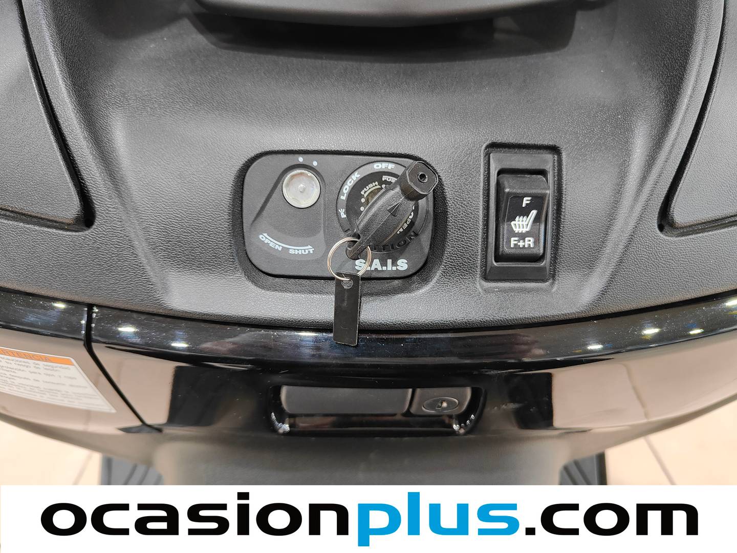 Equipamiento del Suzuki BURGMAN 650 Suzuki BURGMAN 650 (56 CV)