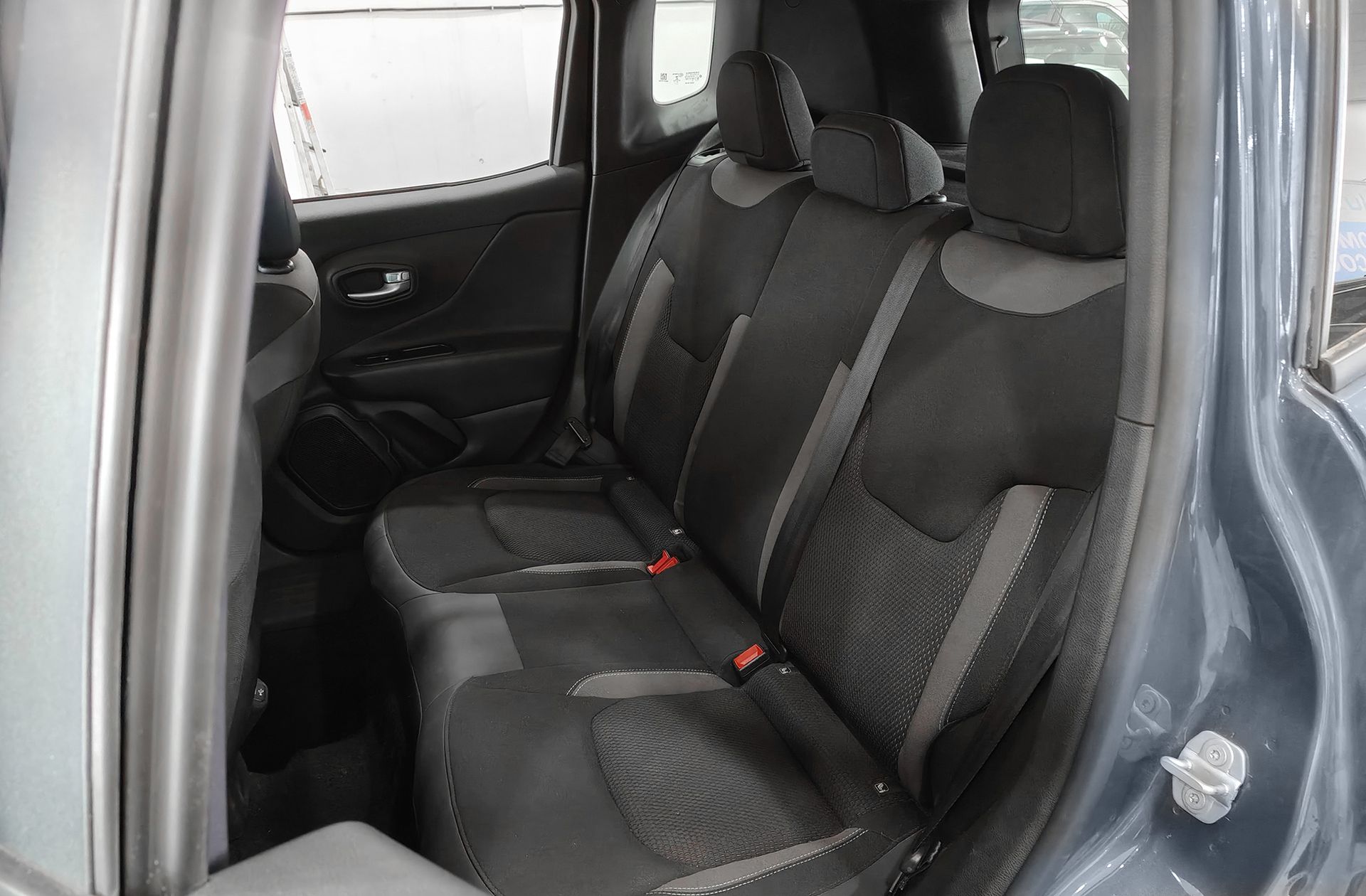 Jeep Renegade eHybrid 1.5 Limited ATX - foto 10