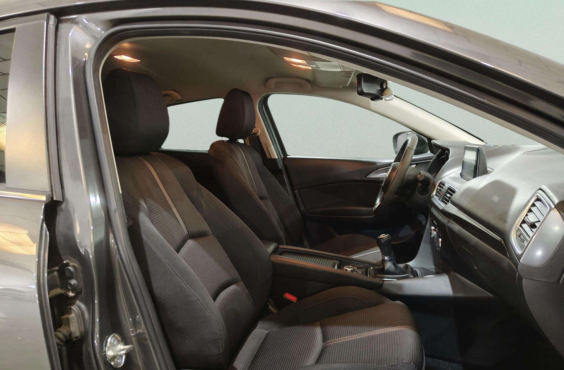 Mazda Mazda3 2.0 GE Luxury+Navegador - foto 18