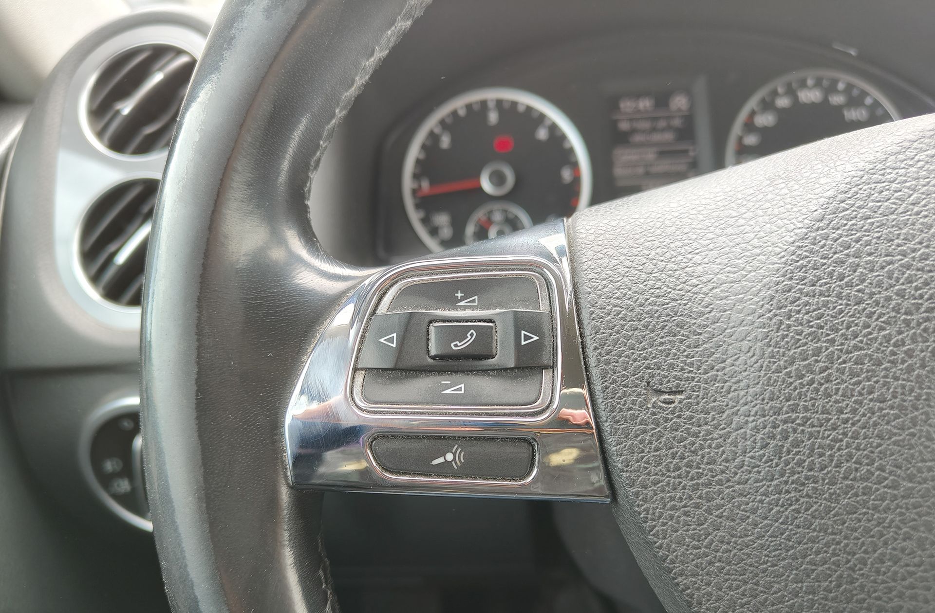 Volkswagen Tiguan T1 2.0 TDI BMT 4x2 - foto 24