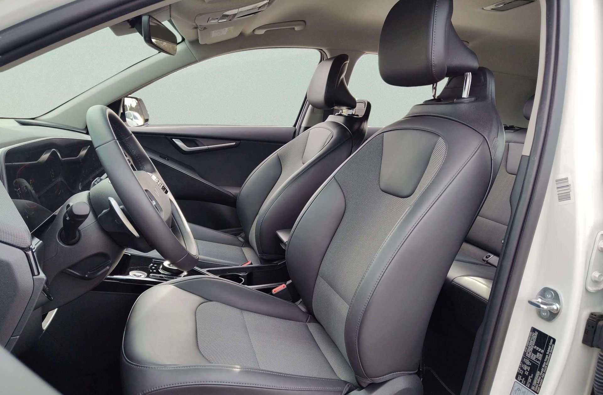 Kia Niro 1.6 GDi HEV Drive - foto 12