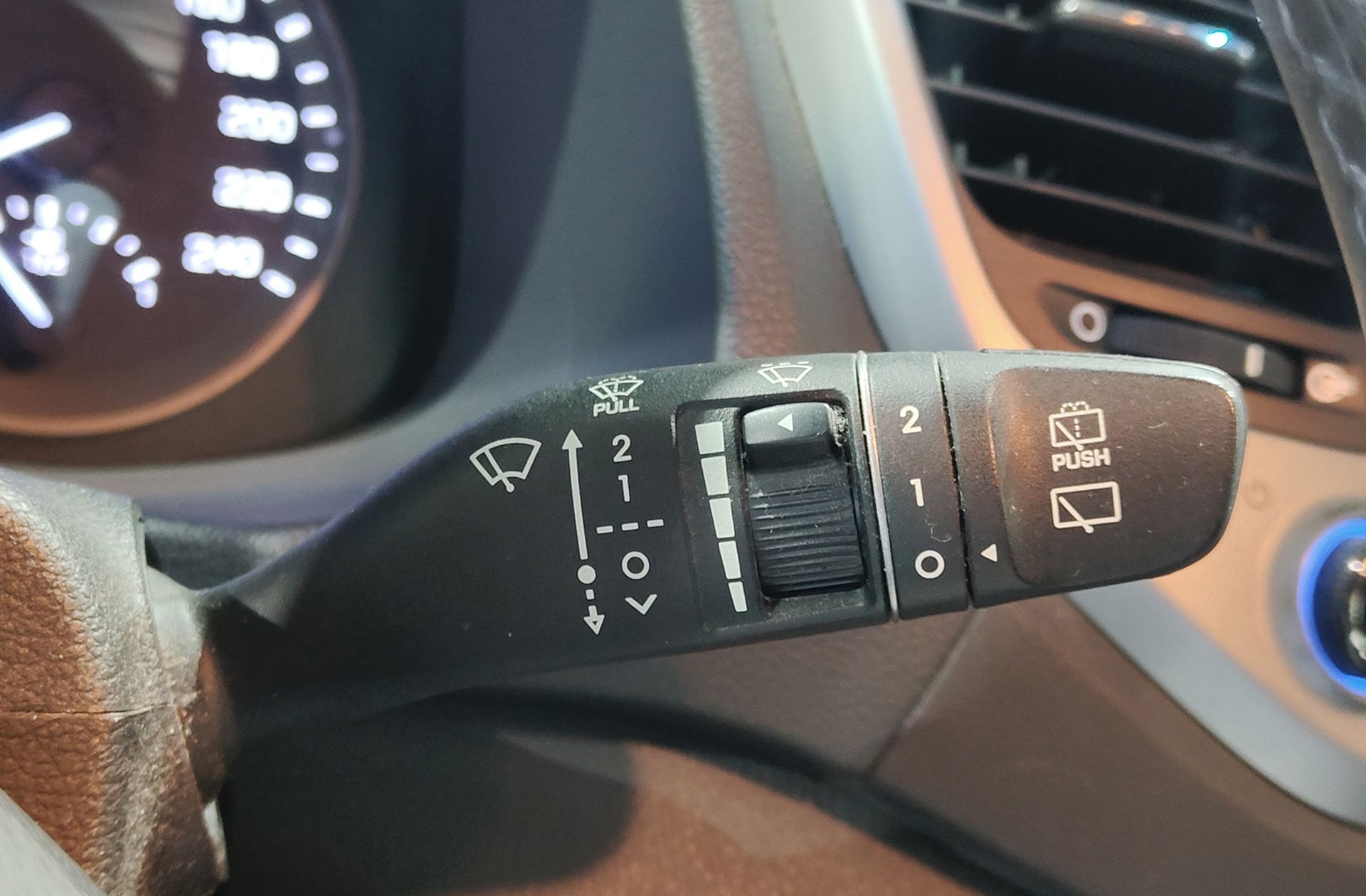 Hyundai Tucson 1.6 GDI BlueDrive Klass 4x2 - foto 23