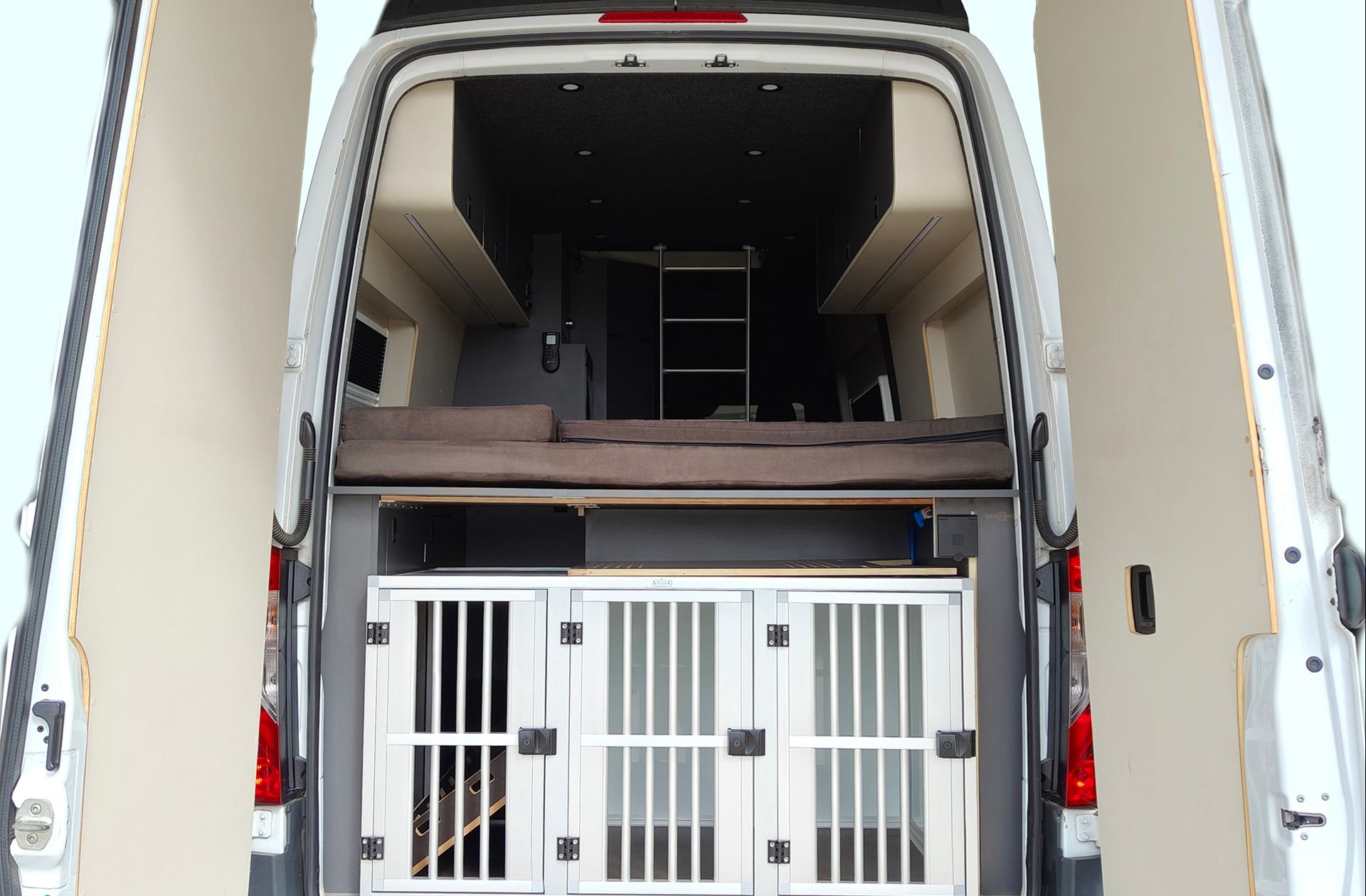 Mercedes-Benz Sprinter Furgon 211 CDI Medio 3.0T T. Alto TD Camperizada 3 plazas - foto 31