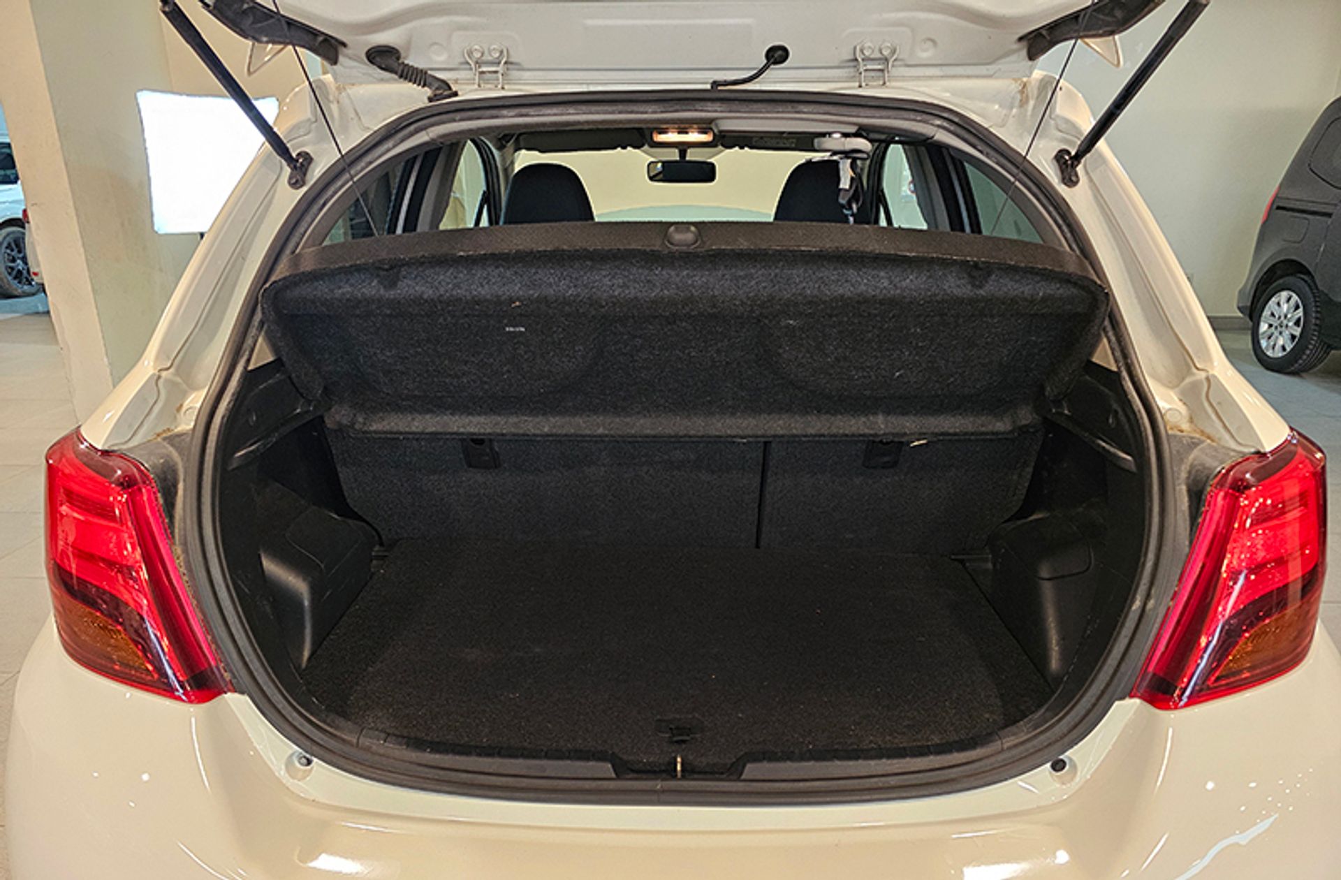 Toyota Yaris 1.3 100 Feel - foto 13