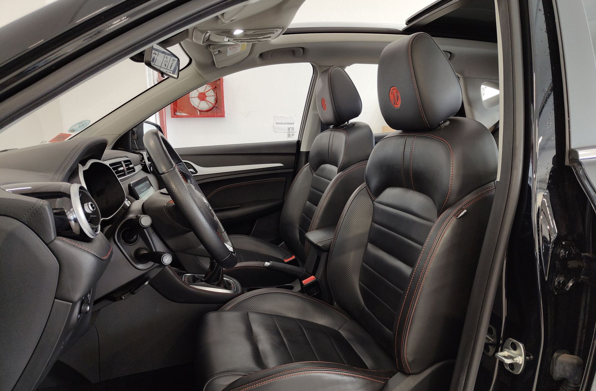 MG ZS 1.0T Luxury - foto 11