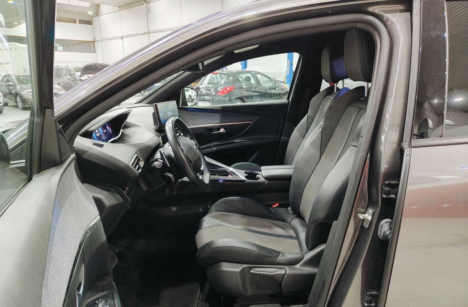 Peugeot 5008 PureTech 130 Allure Pack EAT8 7 plazas - foto 13