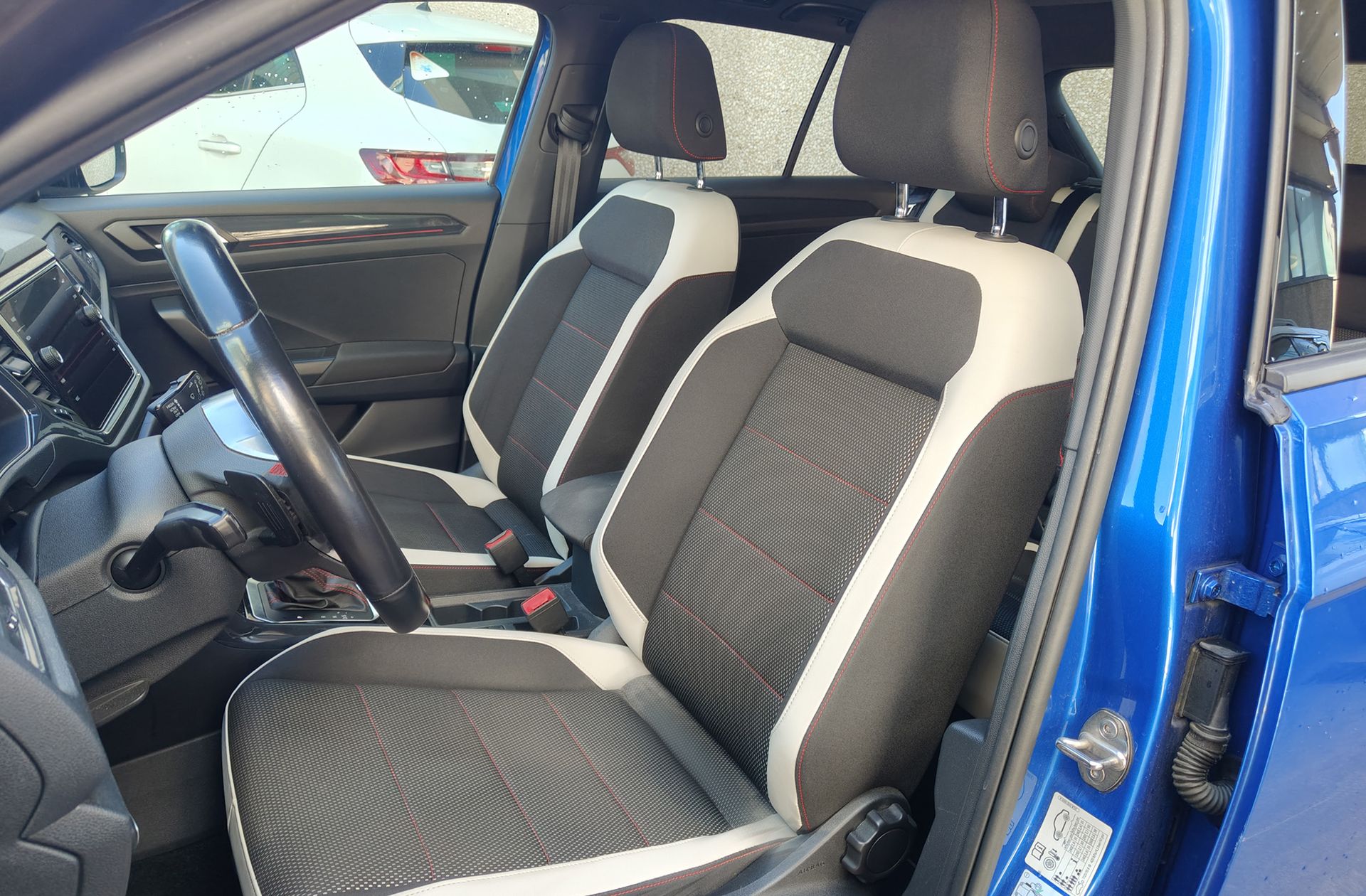 Volkswagen T-Roc Sport 1.5 TSI DSG - foto 11