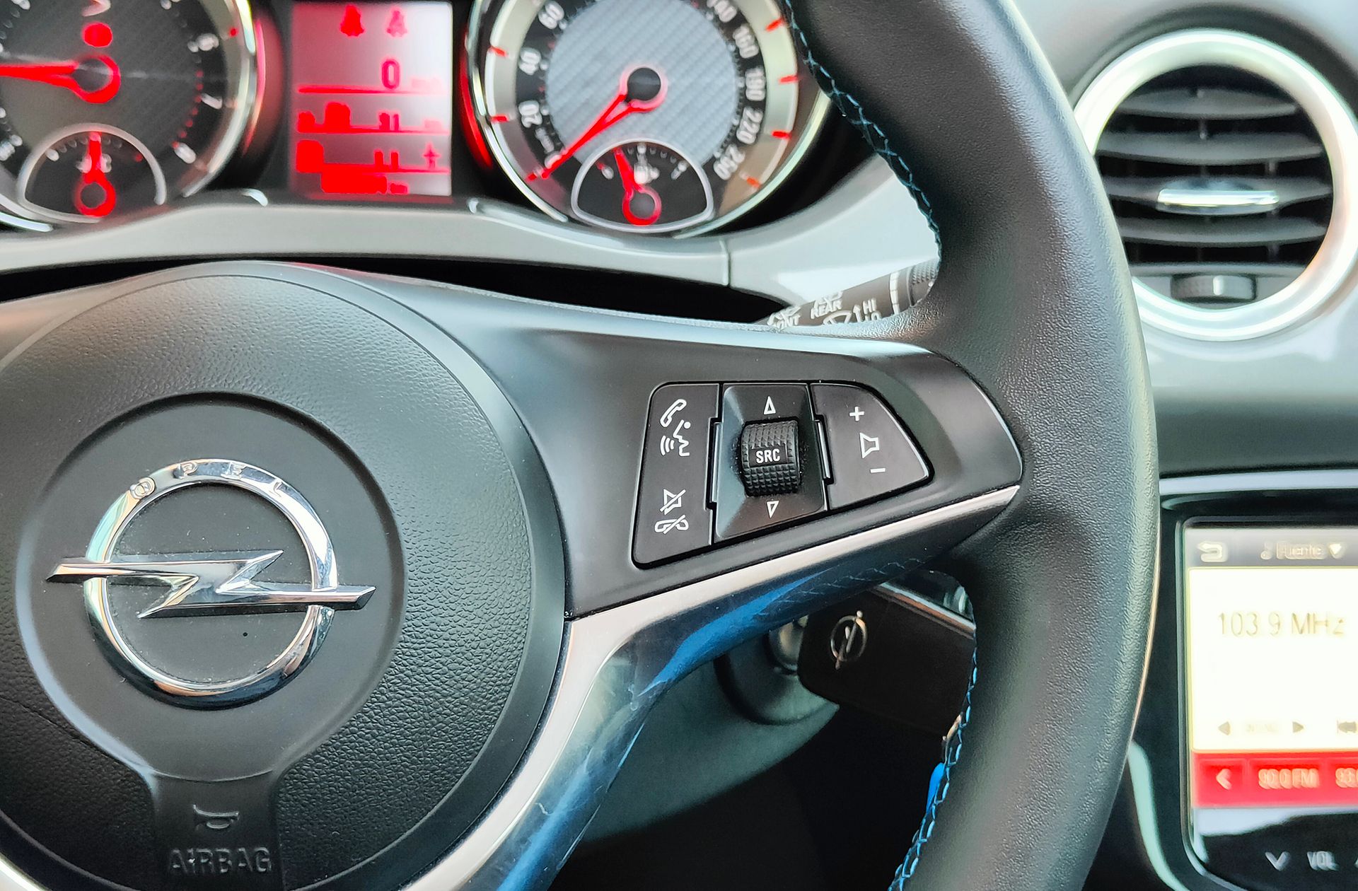 Opel Adam 1.4 NEH Rocks S - foto 28