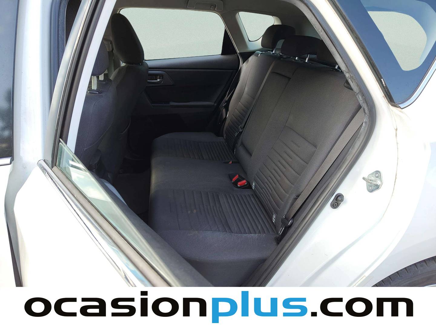 Foto asientos traseros Toyota Auris Toyota Auris 120T Active (116 CV)