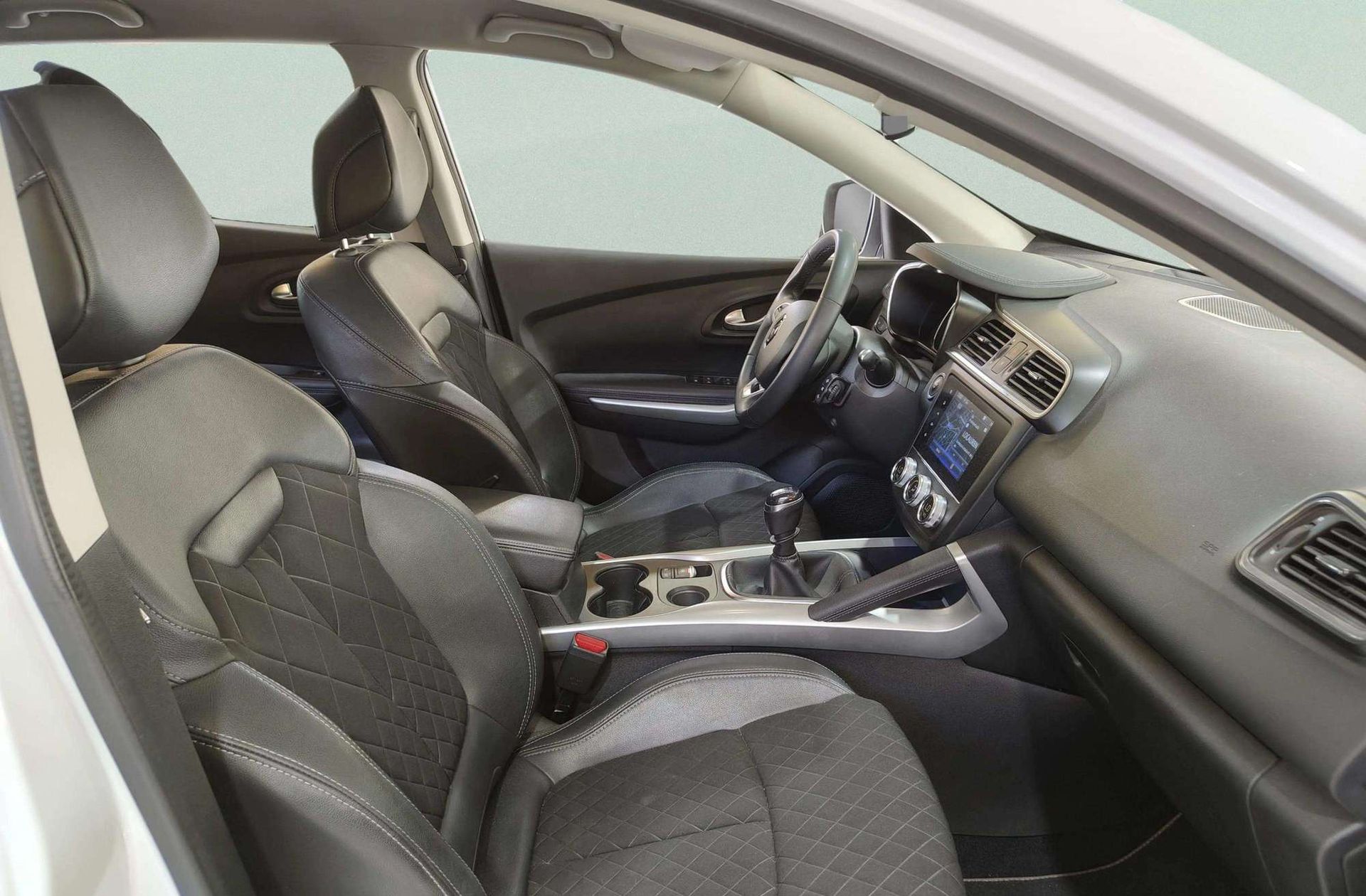 Renault Kadjar Techno TCe GPF - foto 18