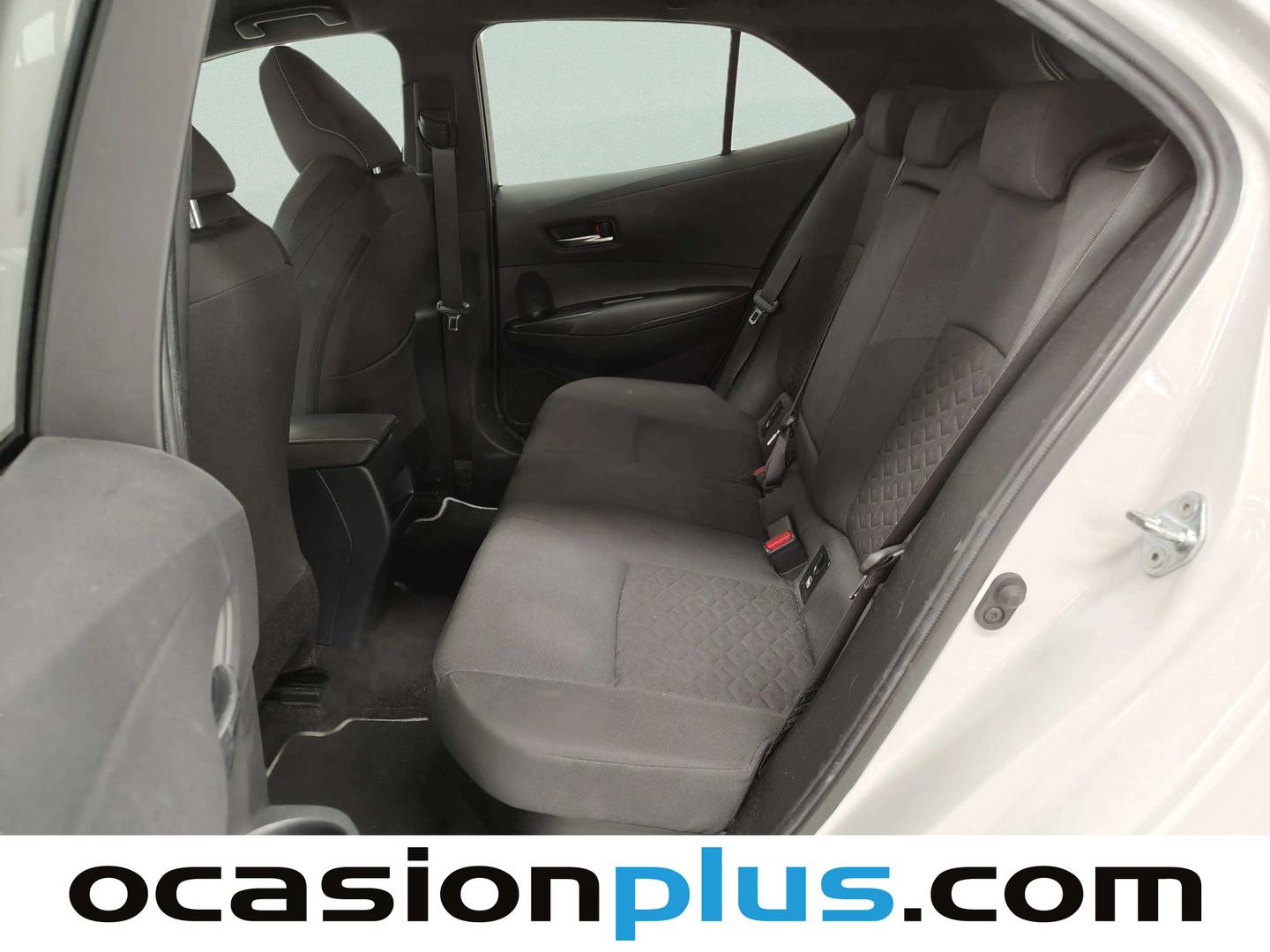 Foto asientos traseros Toyota Corolla Toyota Corolla Corolla 180H FEEL! E-CVT (180 CV)