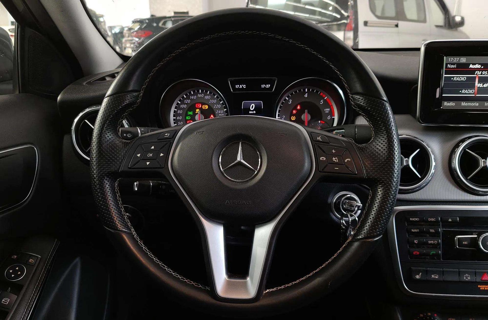 Mercedes-Benz GLA 220 CDI Urban 4Matic - foto 24