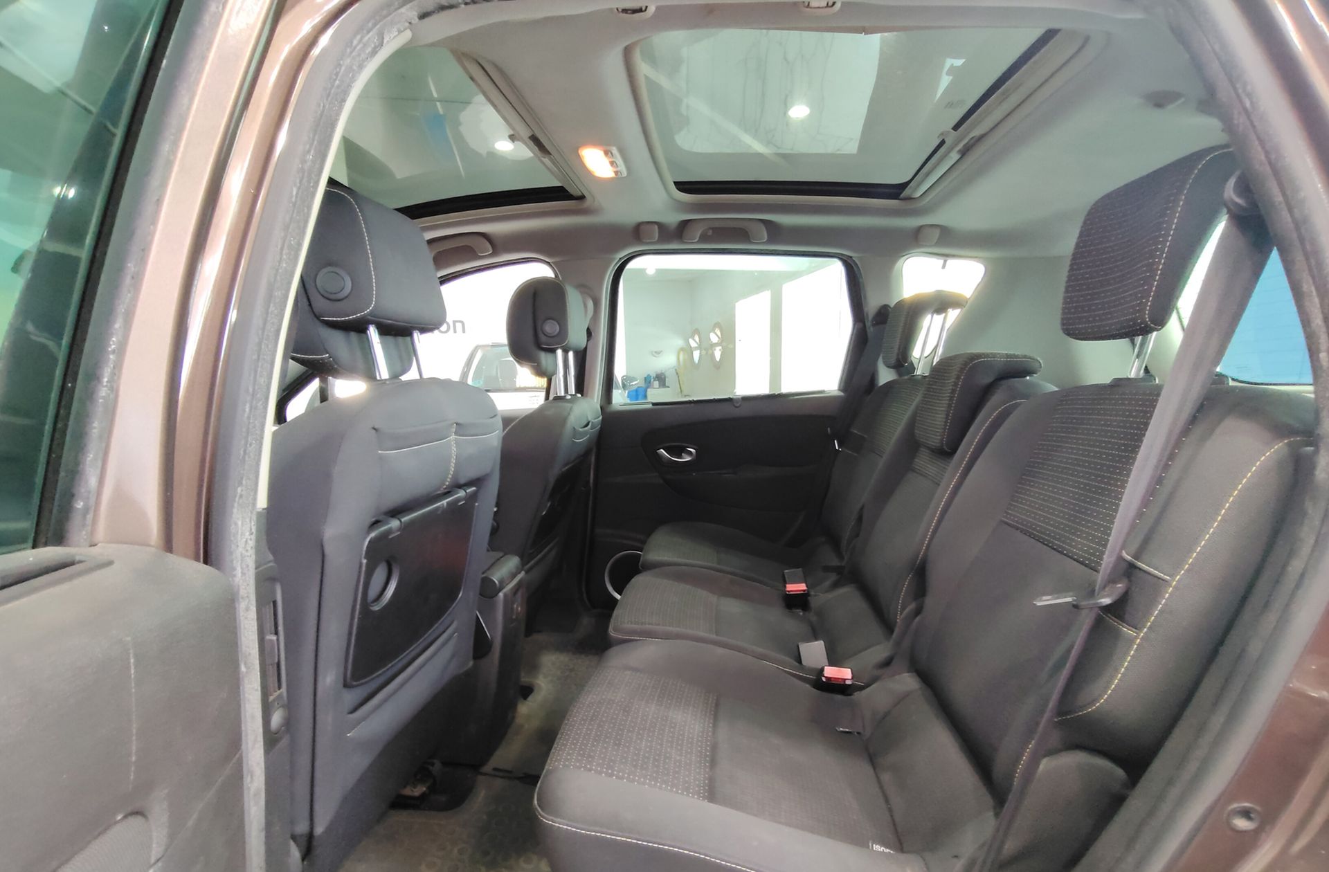 Renault Scénic 1.9 dCi Family Edition - foto 11