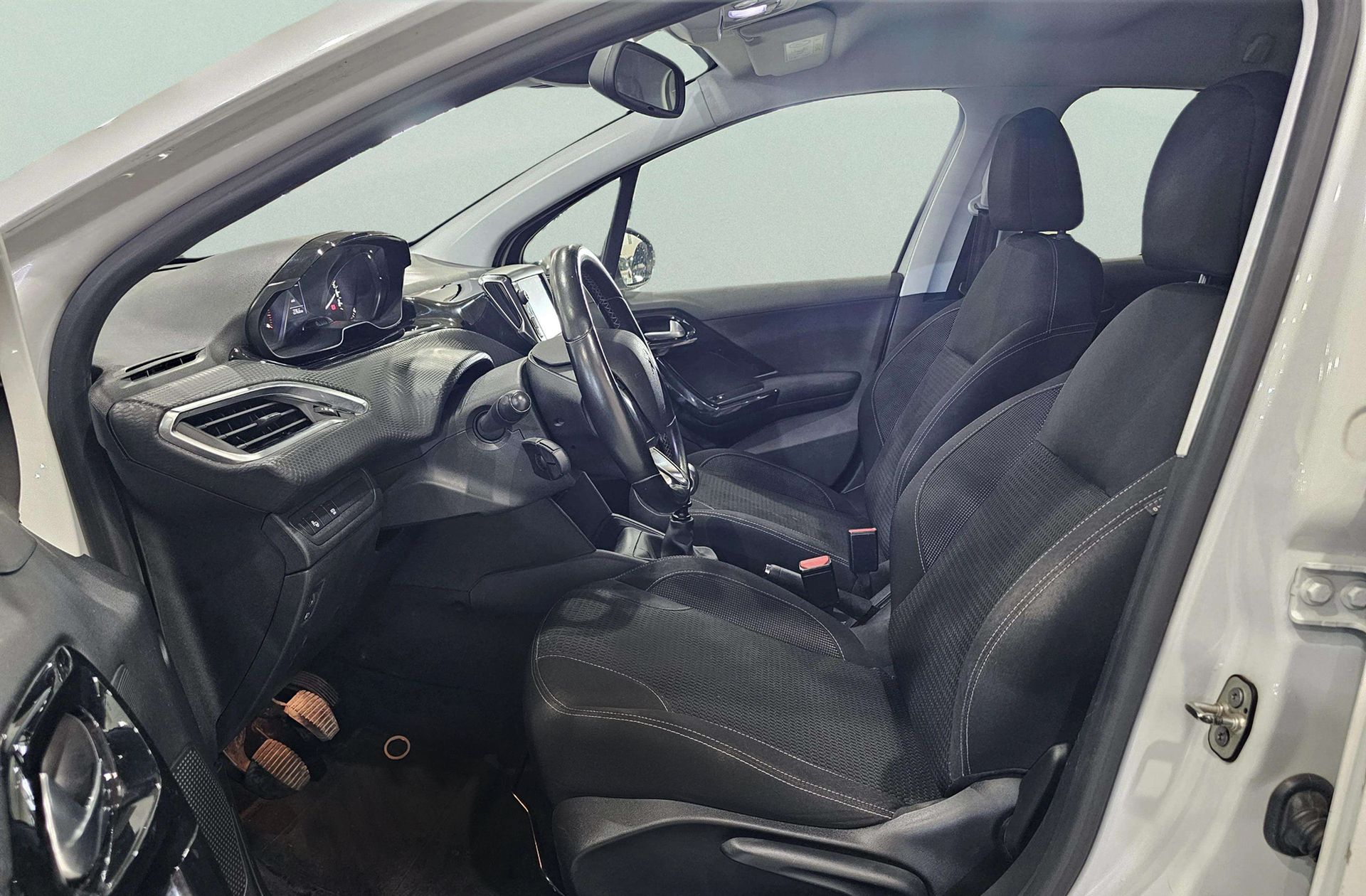 Peugeot 208 BlueHDi 100 Tech Edition - foto 11