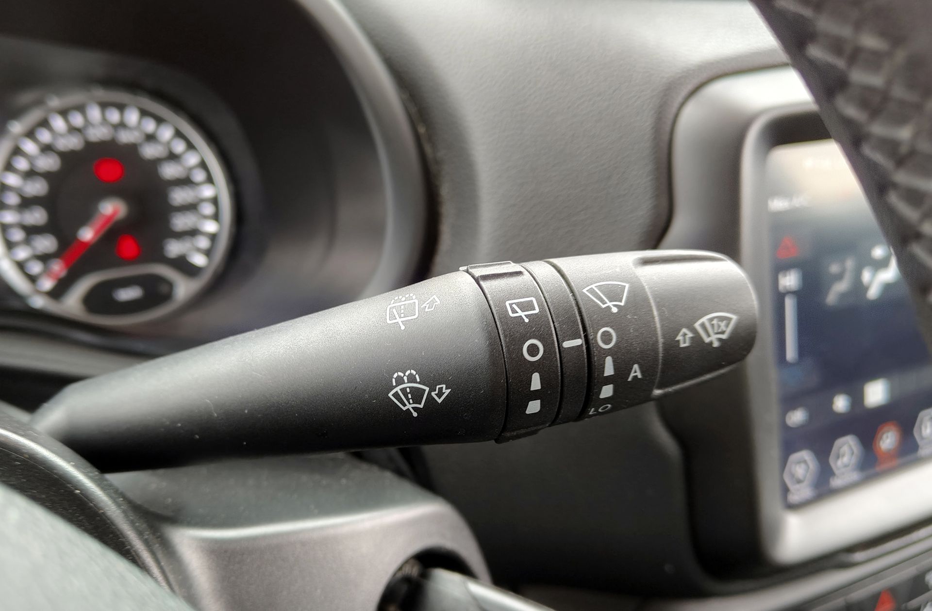 Jeep Renegade eHybrid 1.5 Limited ATX - foto 22