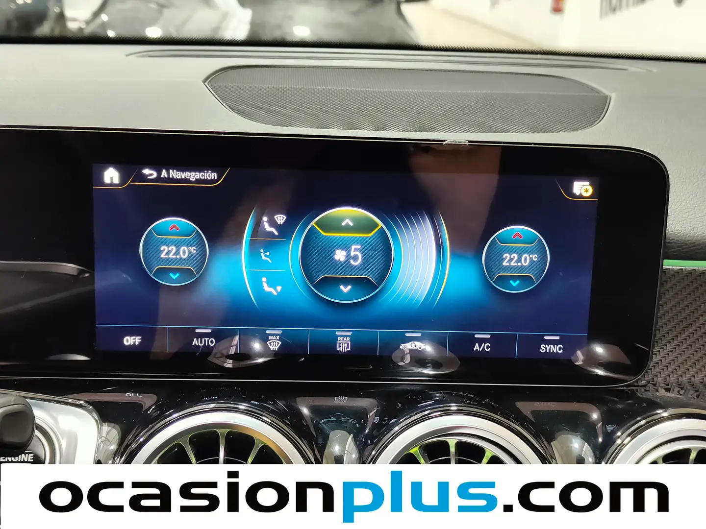 Foto Mercedes GLB Mercedes-Benz GLB 200 (163 CV) AMG Pack