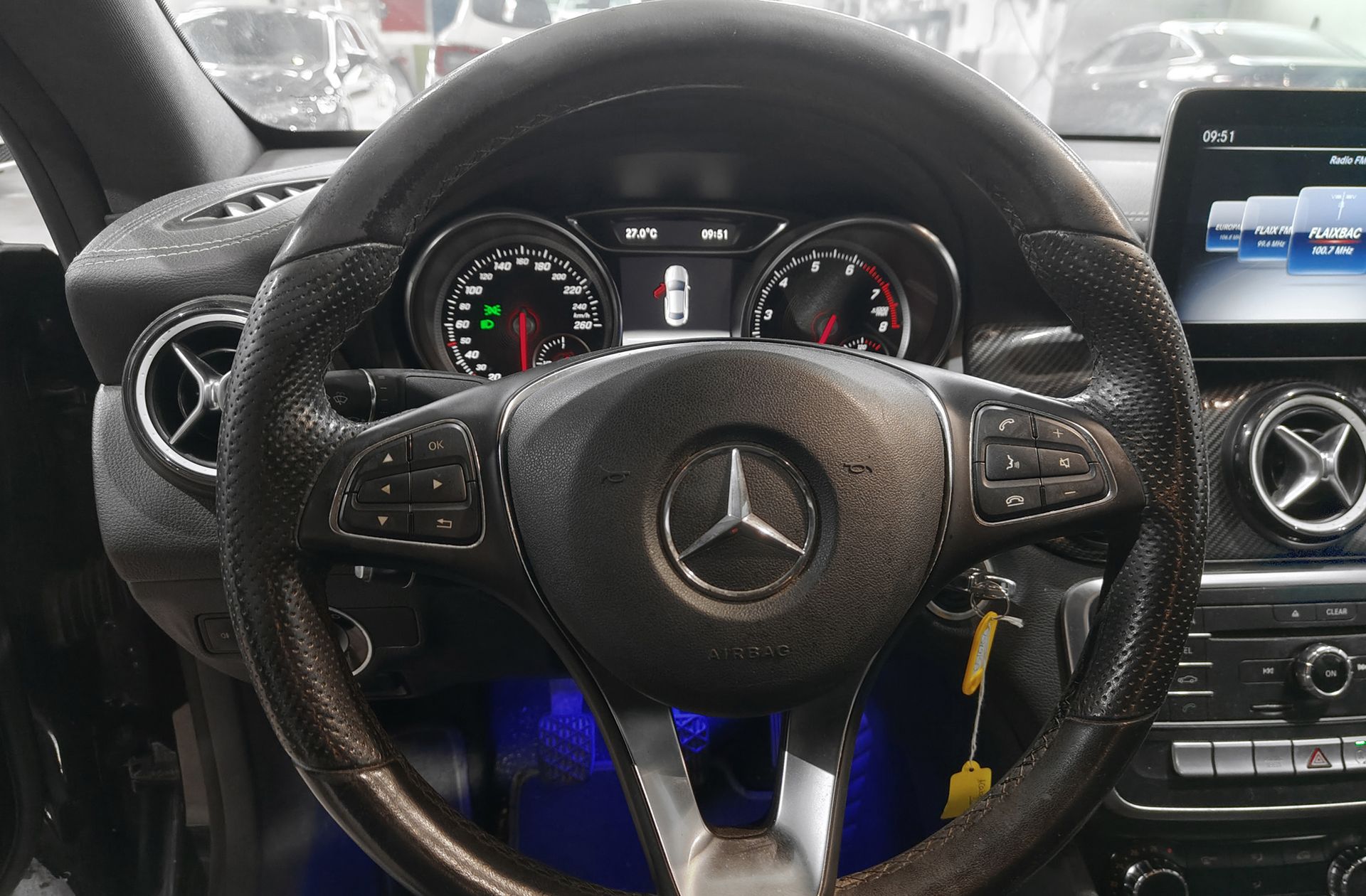 Mercedes-Benz CLA 180 Pack AMG - foto 21