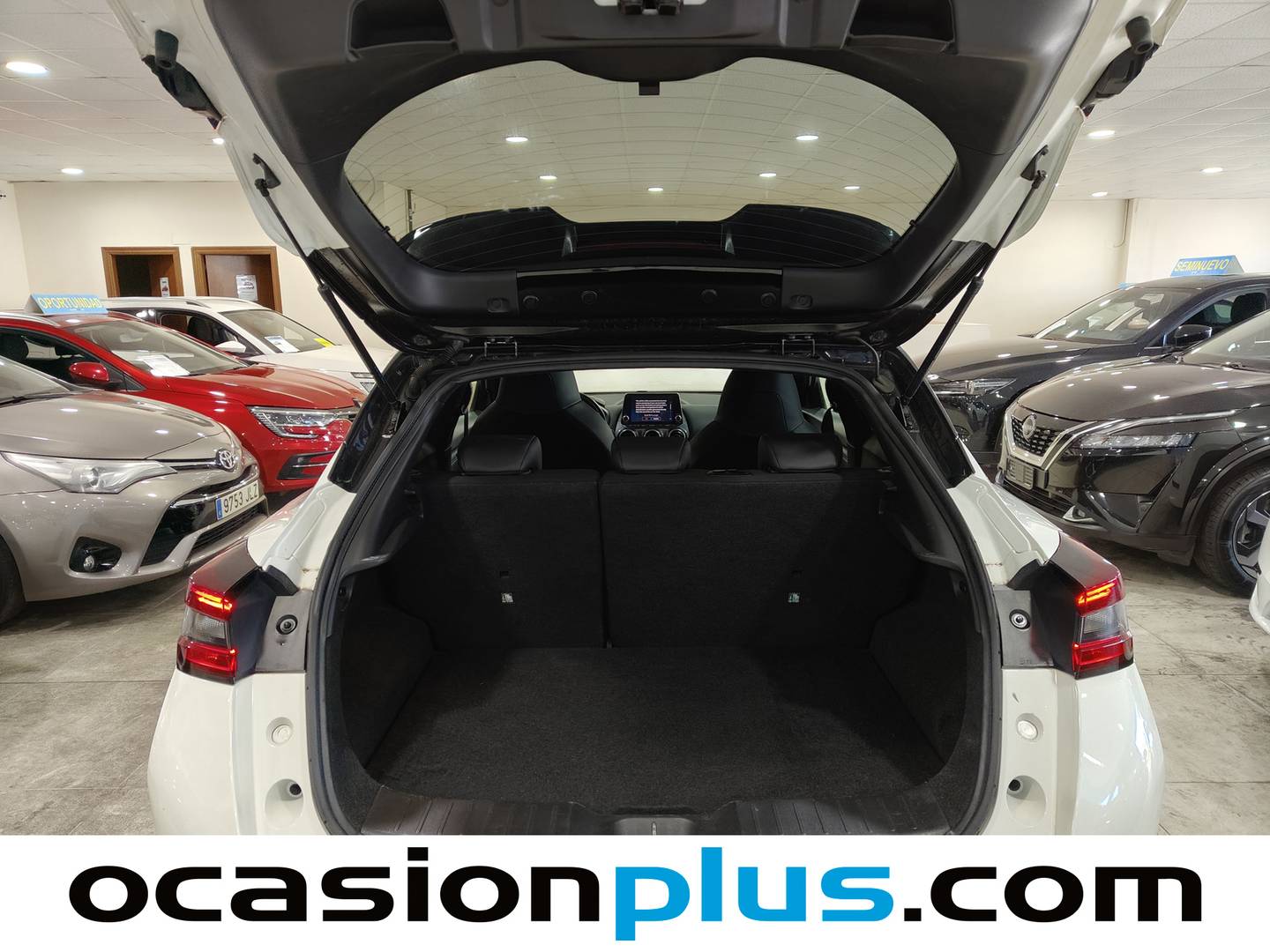 Fotos maletero Nissan JUKE Nissan Juke Hybrid N-Design Black Auto (143 CV)