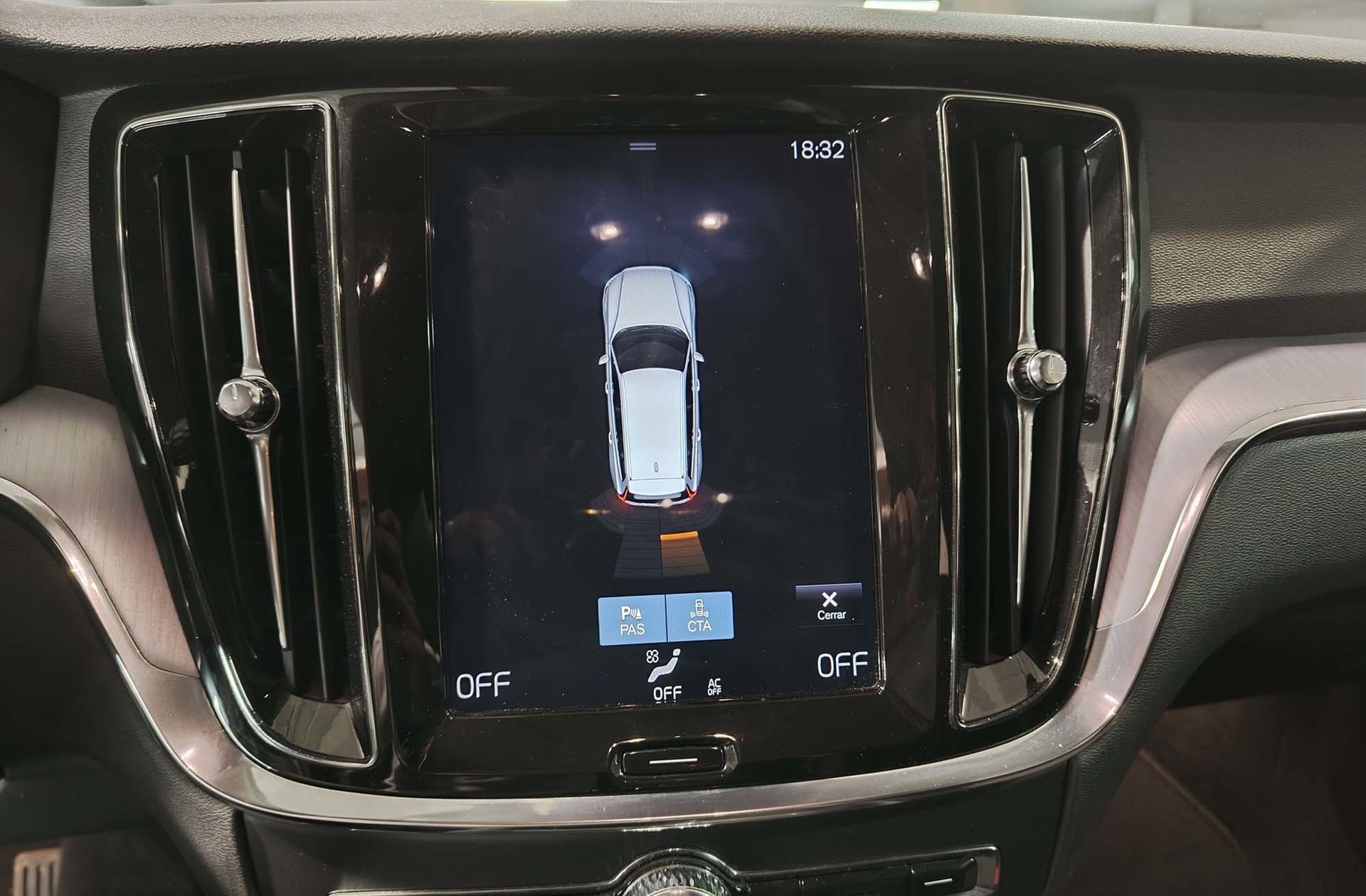 Volvo V60 D4 AWD - foto 11