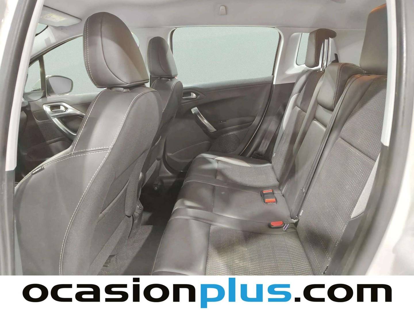 Foto asientos traseros Peugeot 2008 Peugeot 2008 PureTech 110 S&S Allure (110 CV)