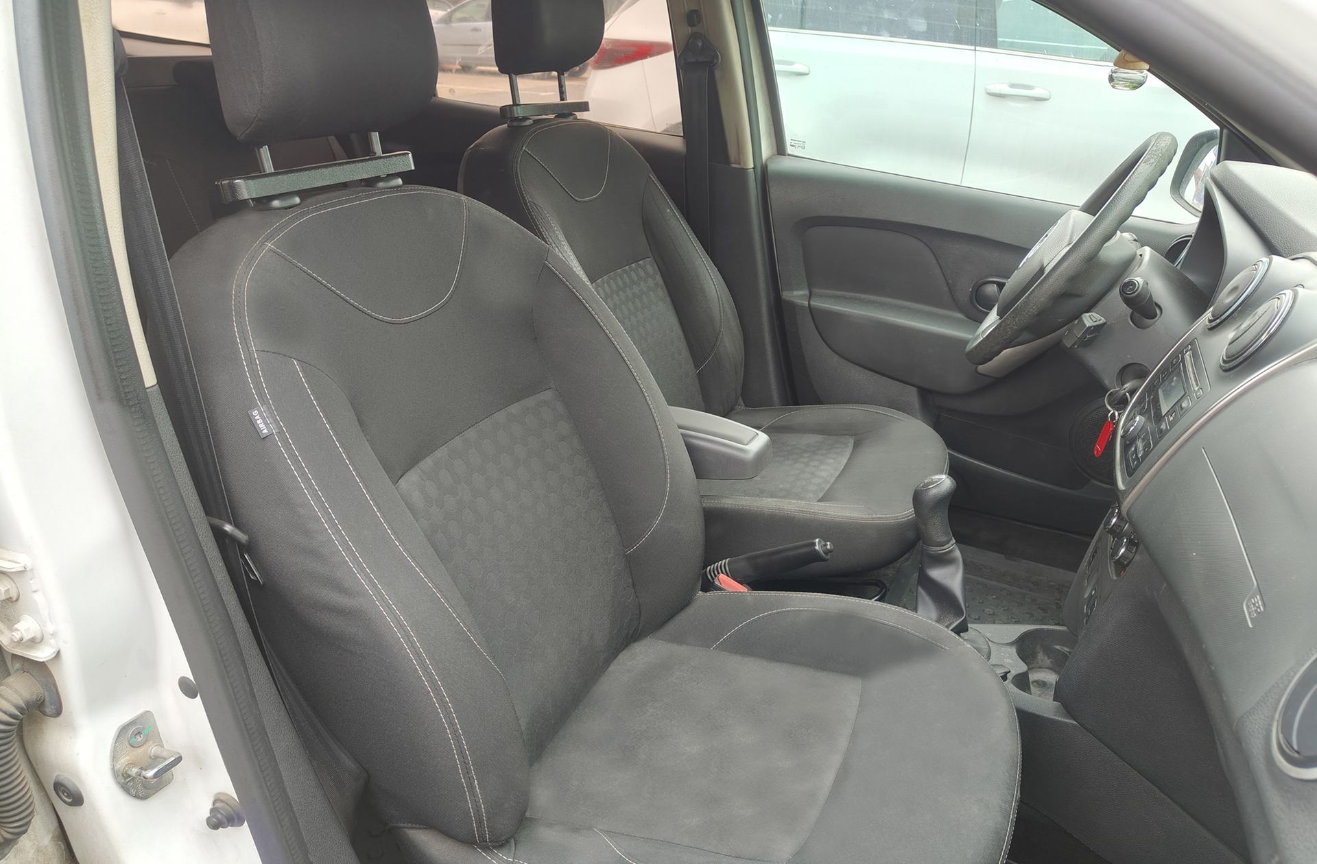 Dacia Logan MCV Laureate TCe - foto 13