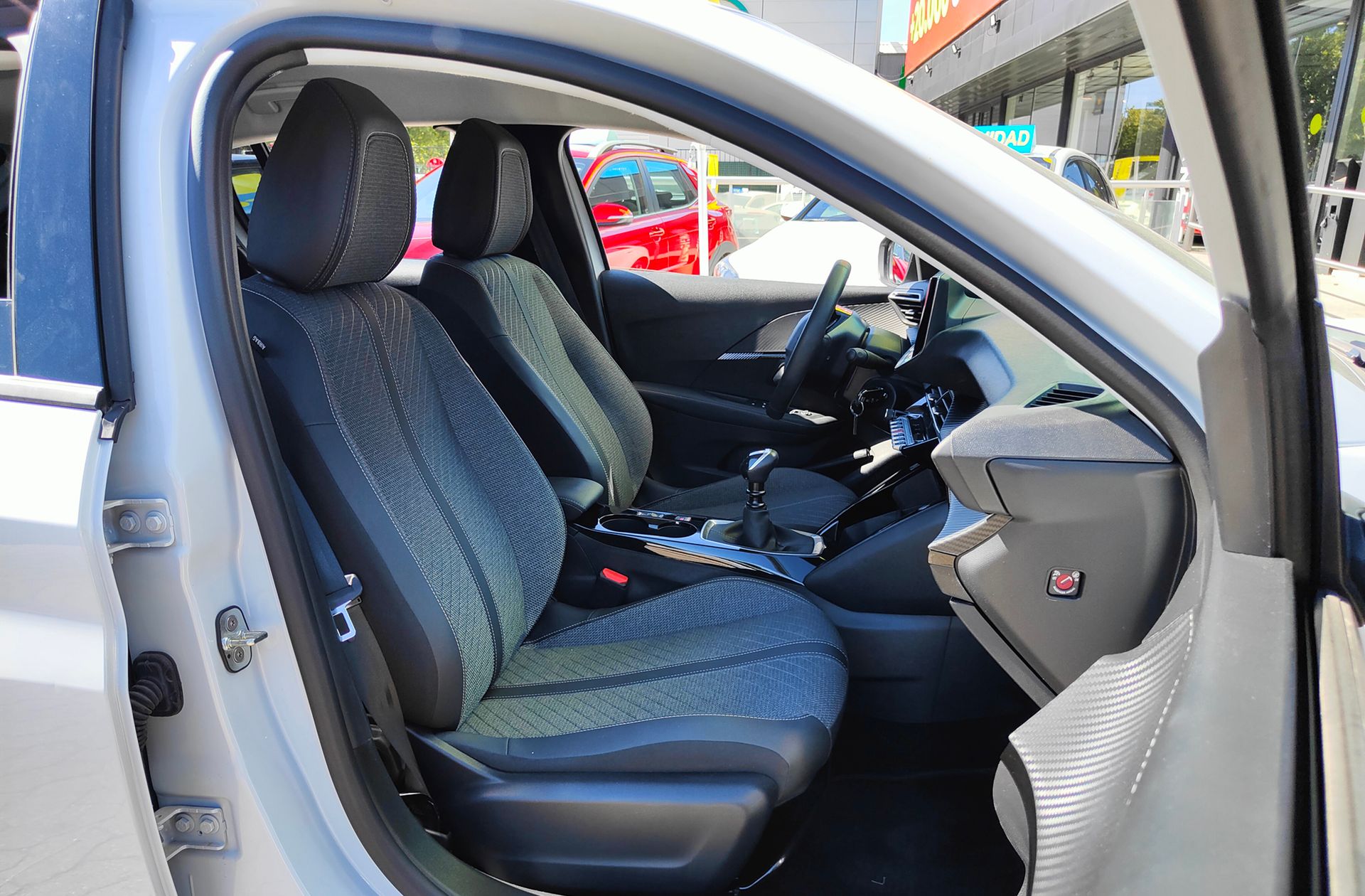 Peugeot 208 PureTech 100 Allure - foto 19
