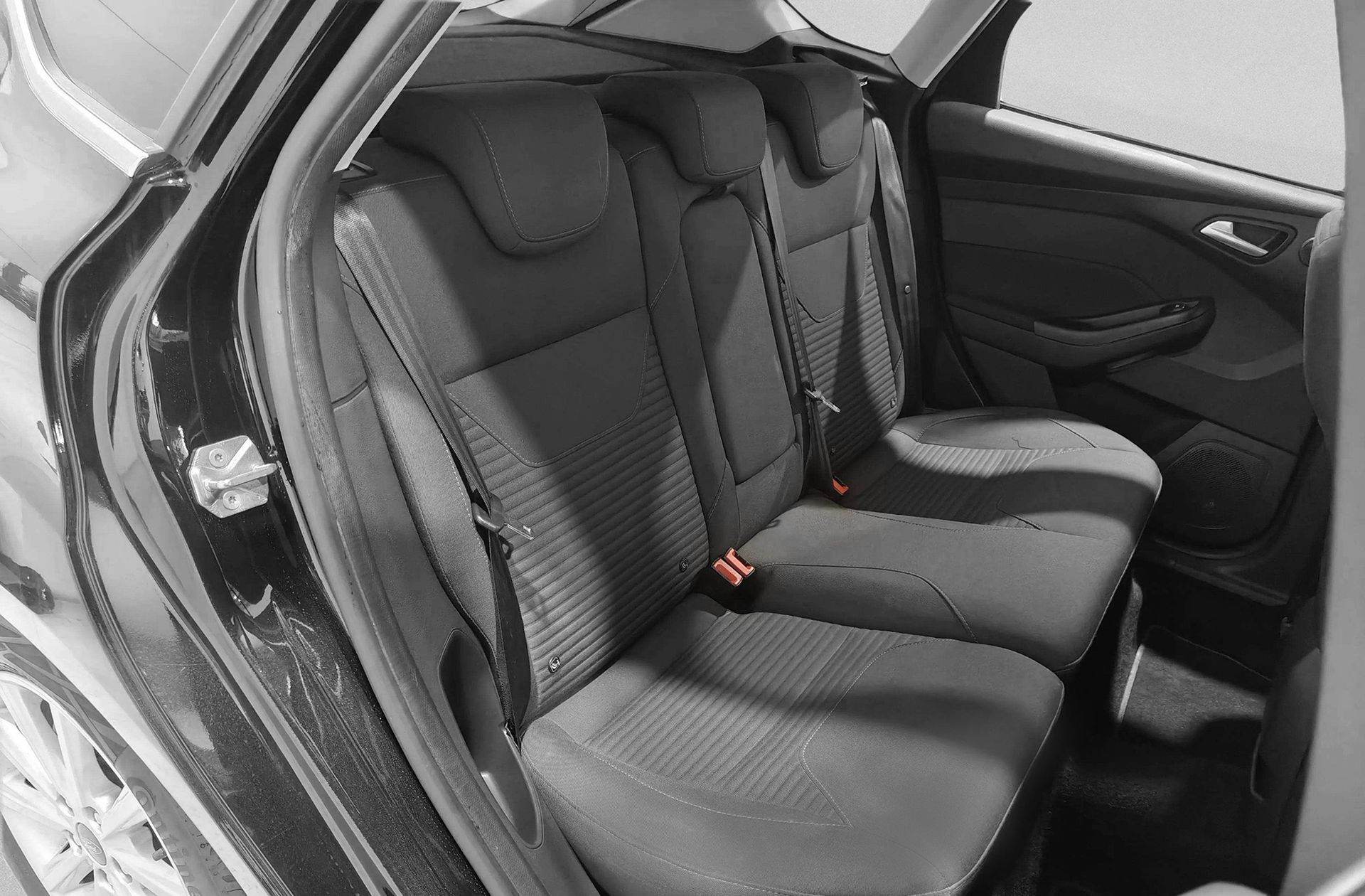 Ford Focus 1.0 EcoBoost Titanium - foto 18