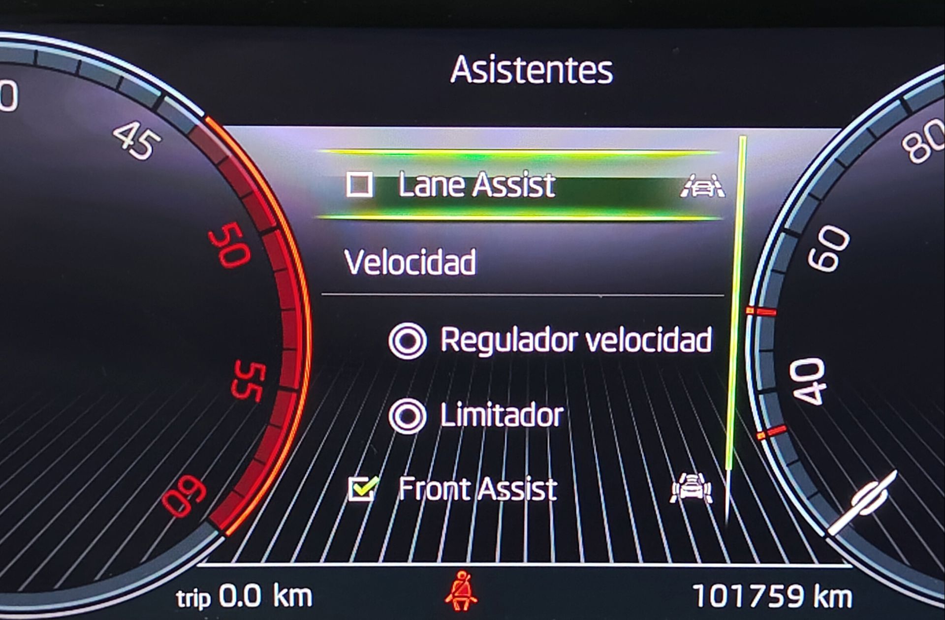 Škoda Karoq 2.0 TDI Ambition - foto 29
