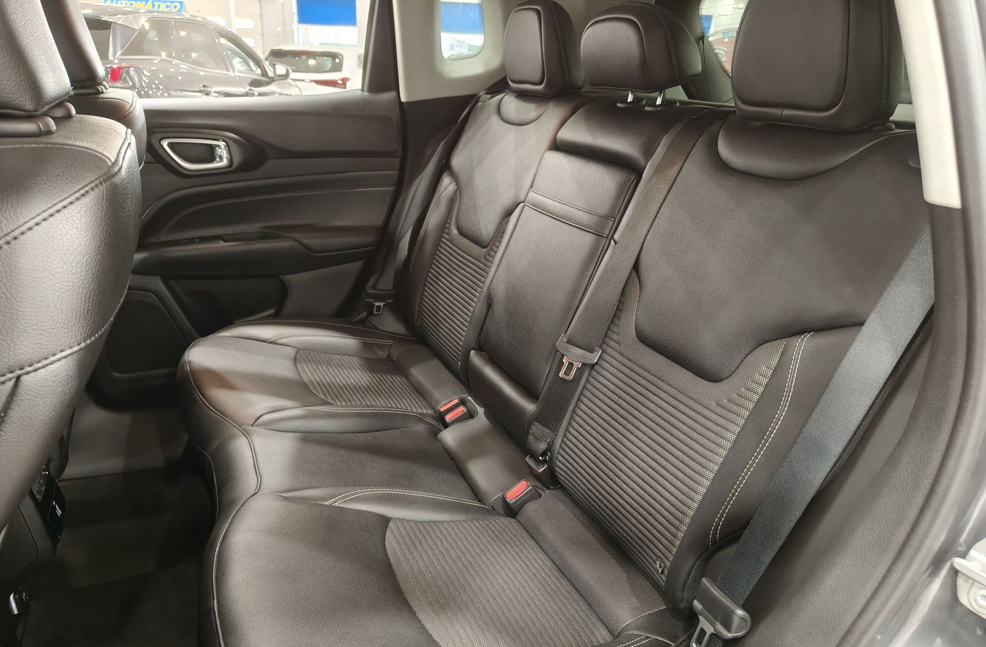 Jeep Compass 1.3 Gse Night Eagle FWD - foto 10