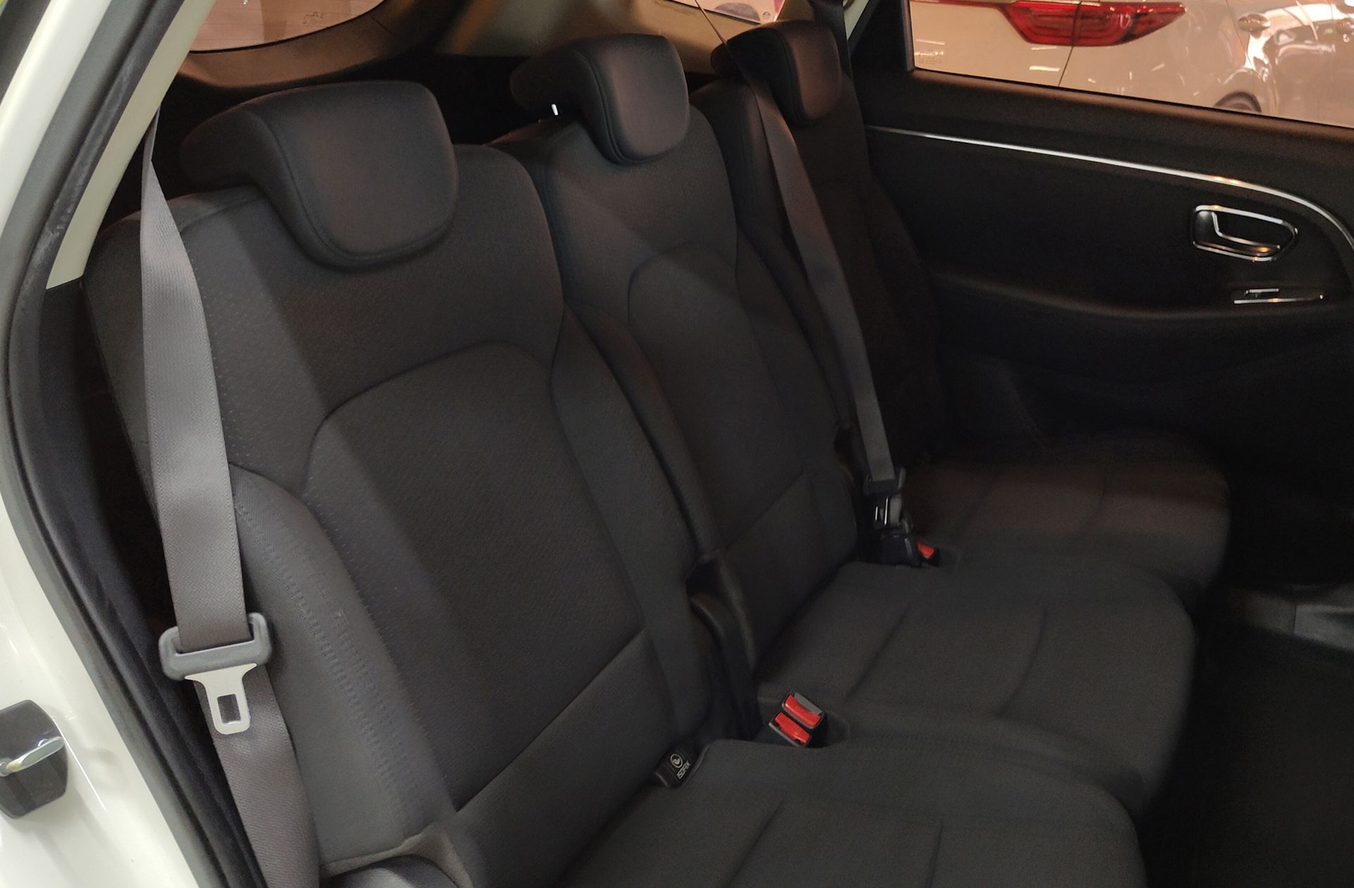 Kia Carens 1.6 GDi Concept - foto 12