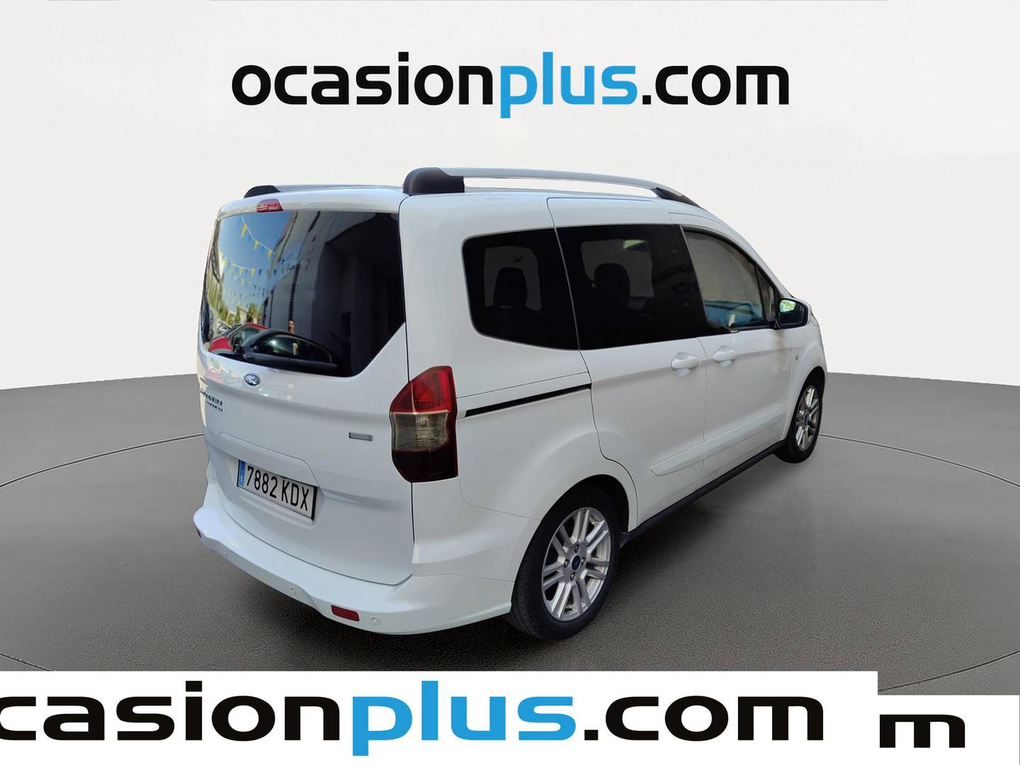 Foto trasera Ford Tourneo Courier Ford Tourneo Courier 1.0 EcoBoost Titanium (100 CV) derecha