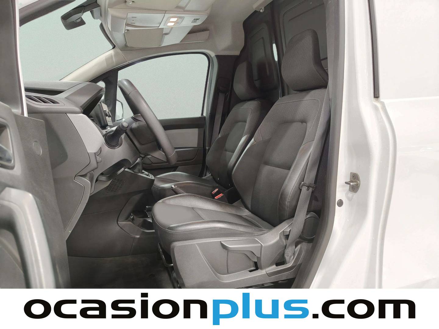 Foto asientos delanteros Renault Kangoo Furgón Renault Kangoo Furgon Profesional Blue dCi (95 CV)