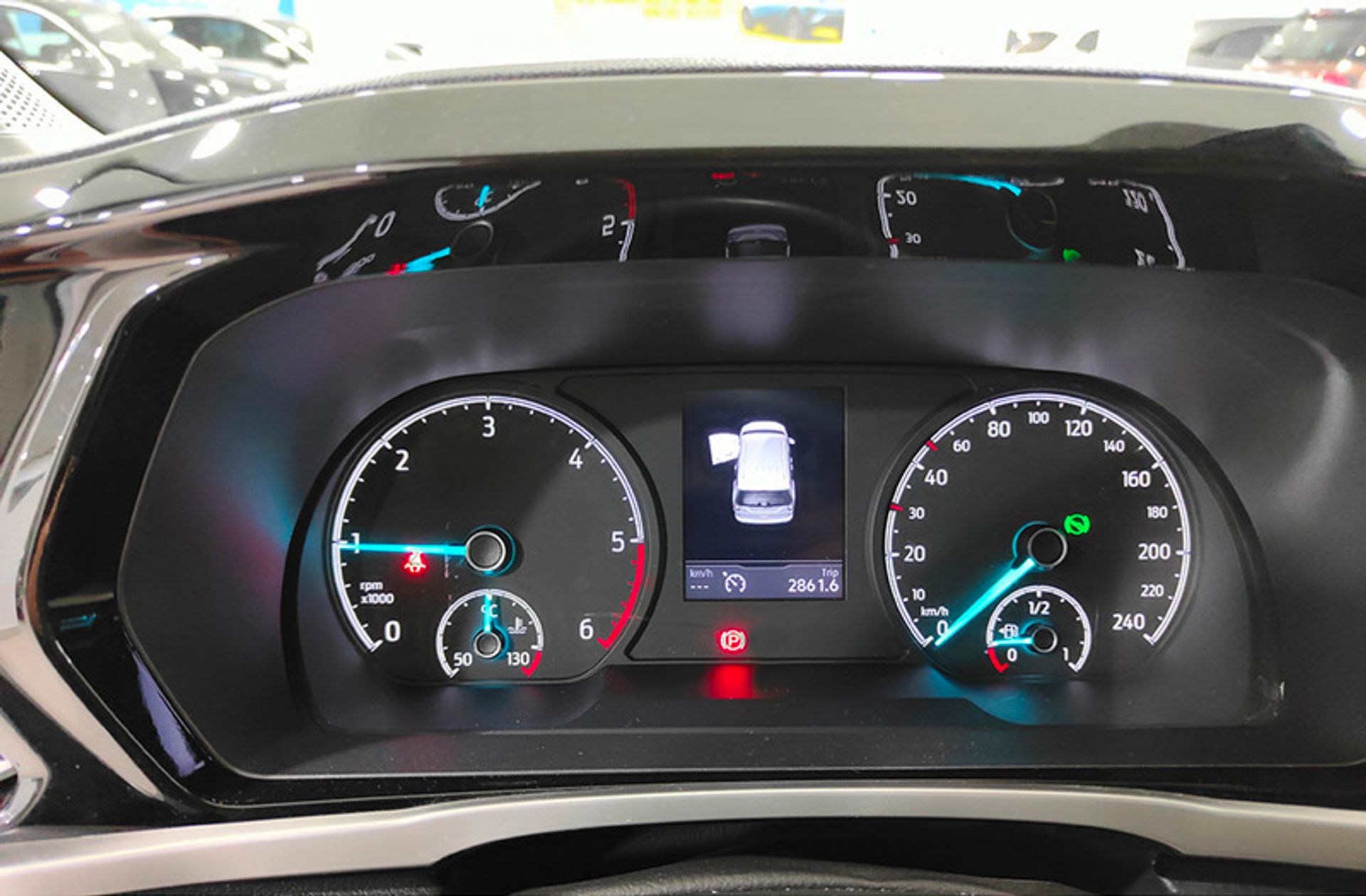 Ford Grand Tourneo Connect 2.0 EcoBlue Titanium - foto 24