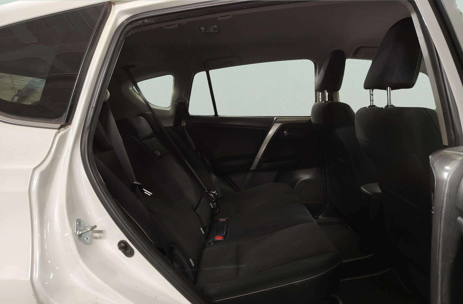 Toyota RAV4 2.5l hybrid Advance Pack Drive 2WD - foto 17