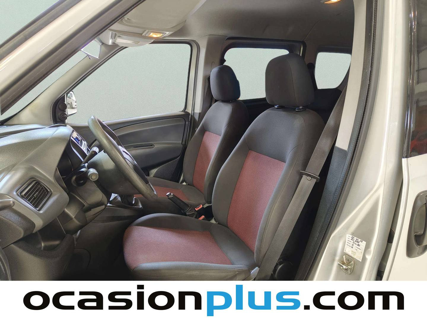 Foto asientos delanteros Fiat Doblò Fiat Dobló Panorama 1.3 Multijet Active N1 66 kW (90 CV)