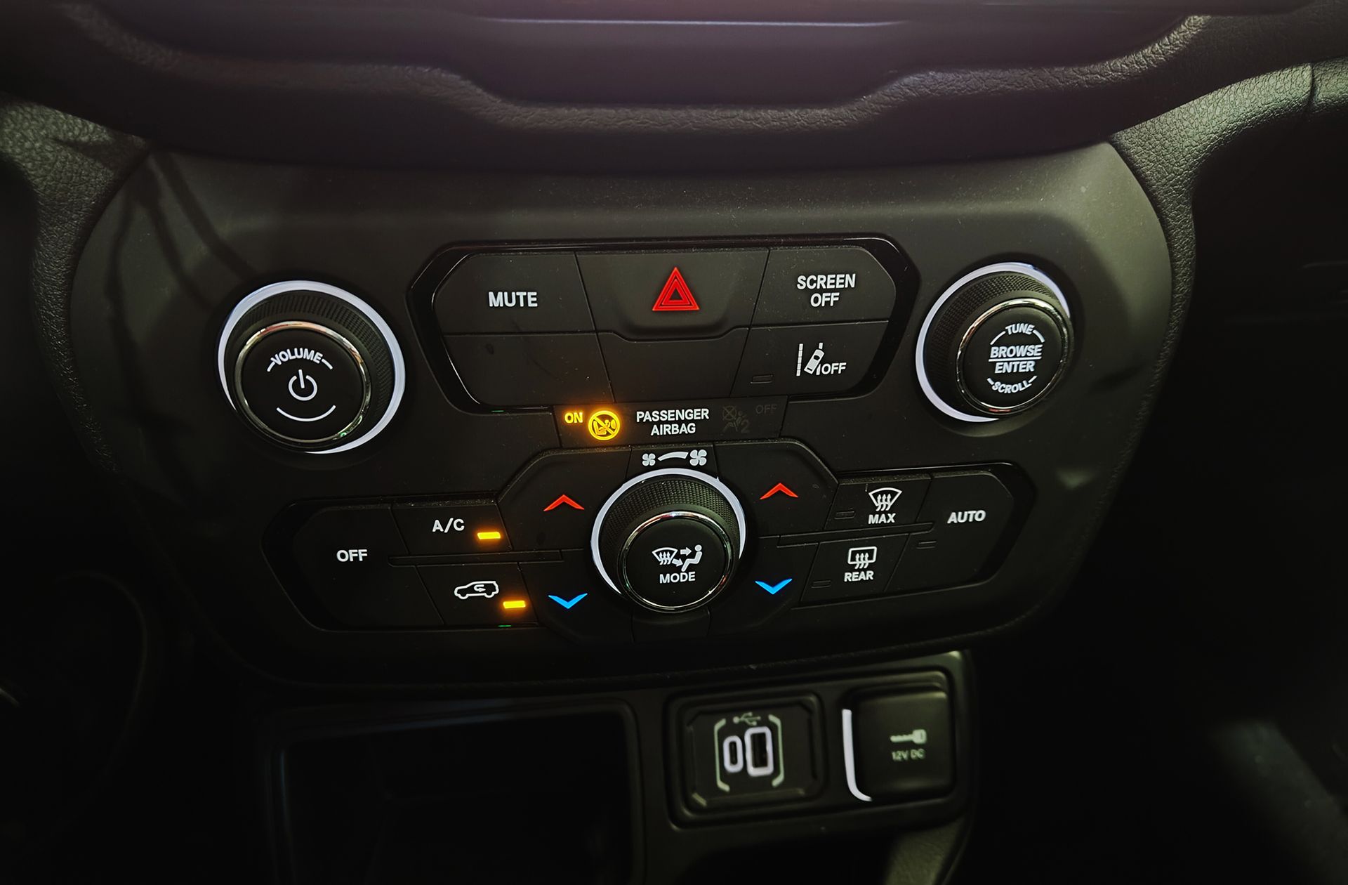 Jeep Renegade eHybrid 1.5 Limited ATX - foto 27