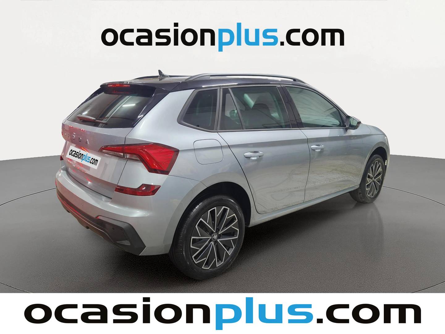 Foto trasera Skoda Kamiq Skoda Kamiq 1.0 TSI Selection DSG (115 CV) derecha