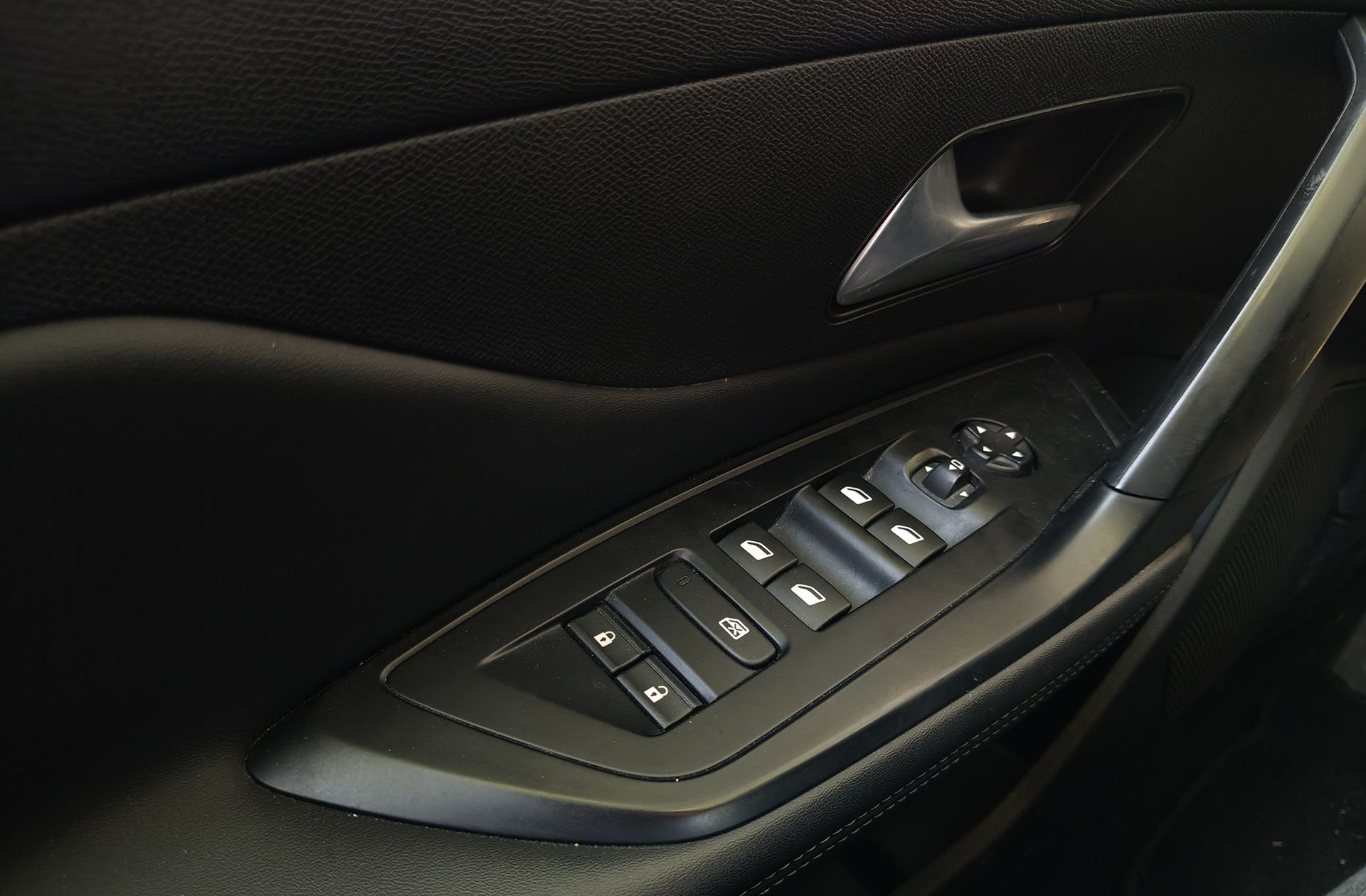 Peugeot 308 BlueHDi 130 Allure EAT8 - foto 38