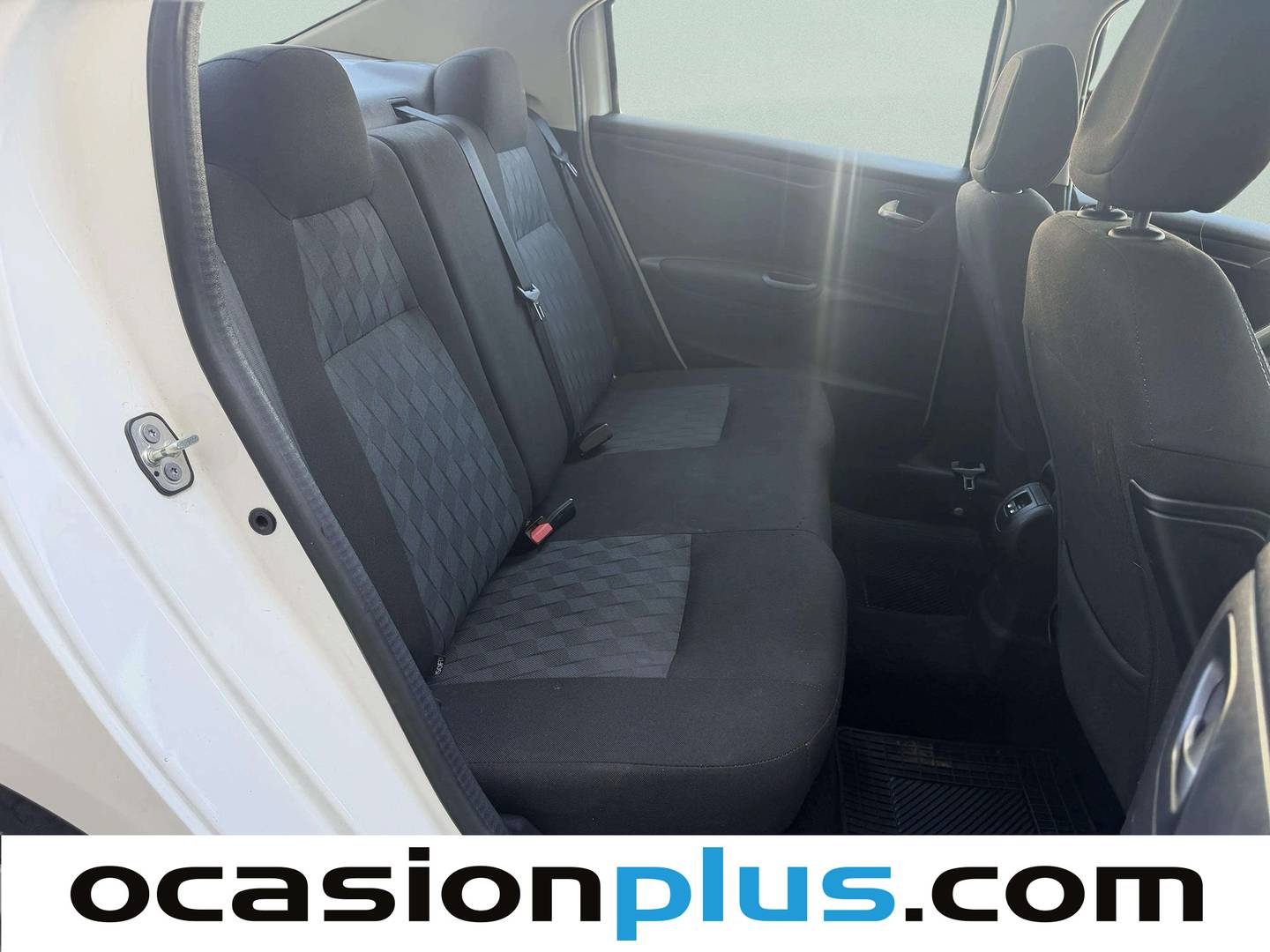 Citroën C-Elysée Citroën C-Elysee BlueHDi 100 Exclusive (100 CV) al mejor precio