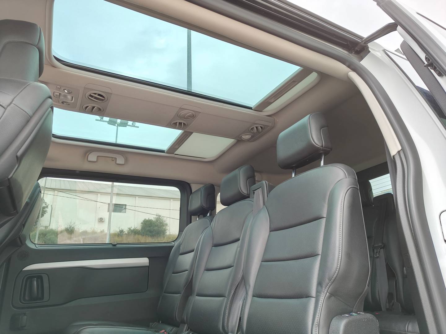 Foto Peugeot Traveller Peugeot Traveller BlueHDi 150 Allure Standard (150 CV) 8 Plazas