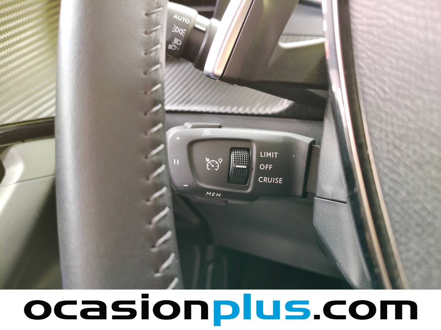 Peugeot 2008 Peugeot 2008 Allure Hybrid eDCS6 (145 CV) seminuevo