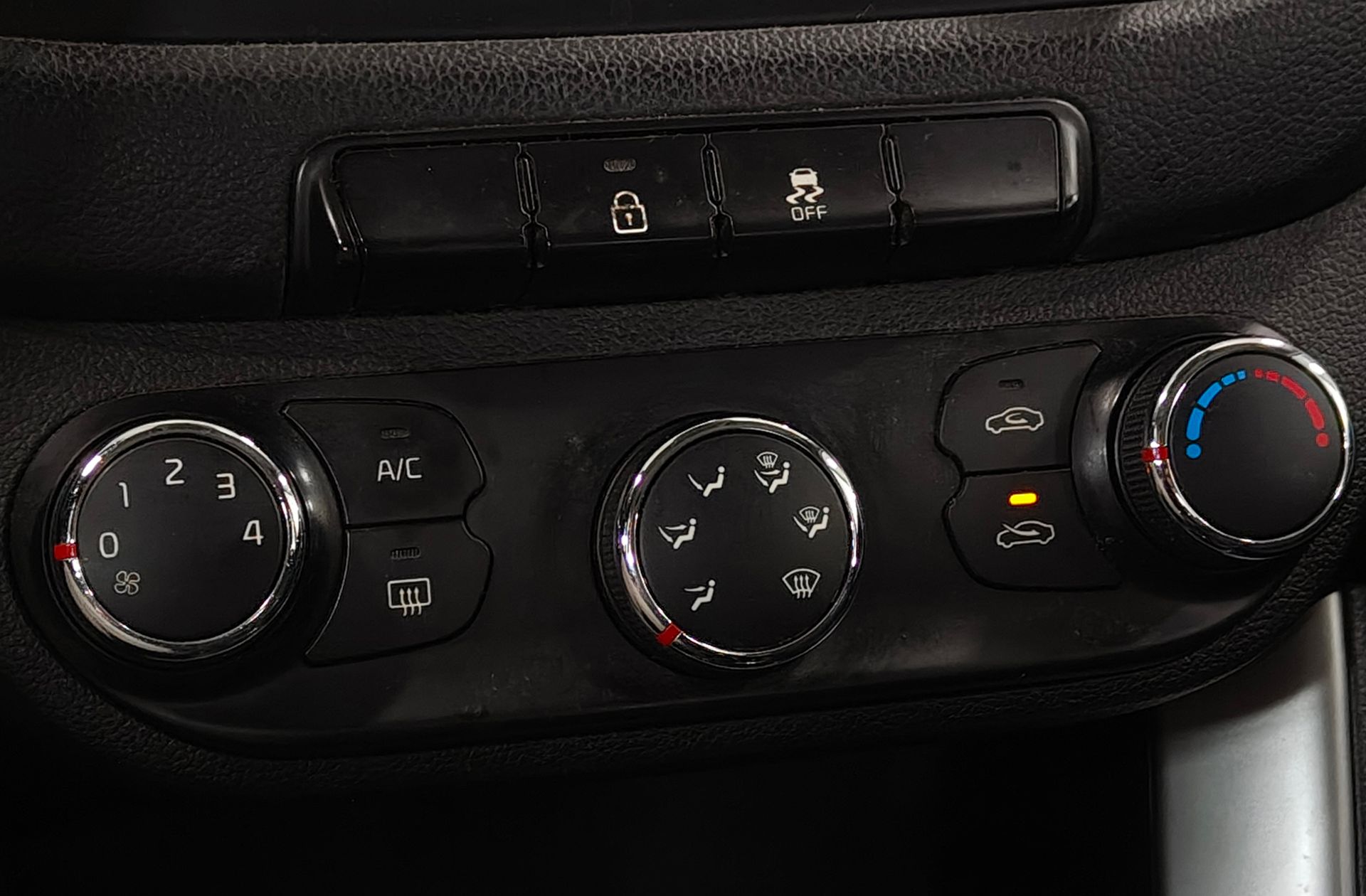 Kia Ceed 1.4 CRDi WGT Concept - foto 28